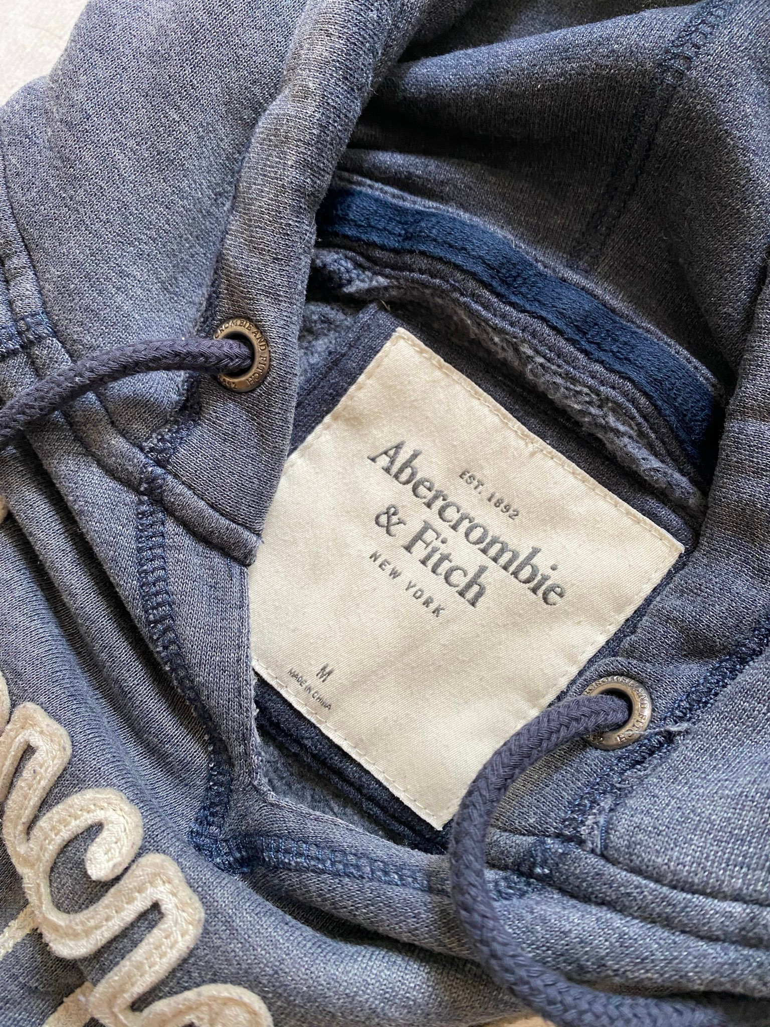 Abercrombie & Fitch Vintage Faded Logo Hoodie, миниатюра 6