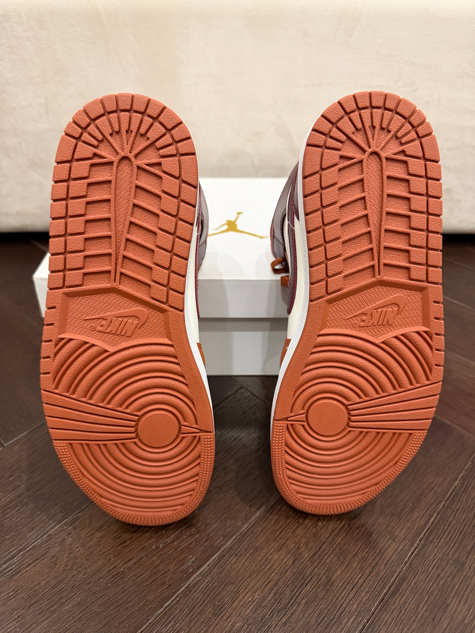 Nike Air Jordan 1 Mid Dusty Peach Night Maroon, миниатюра 5