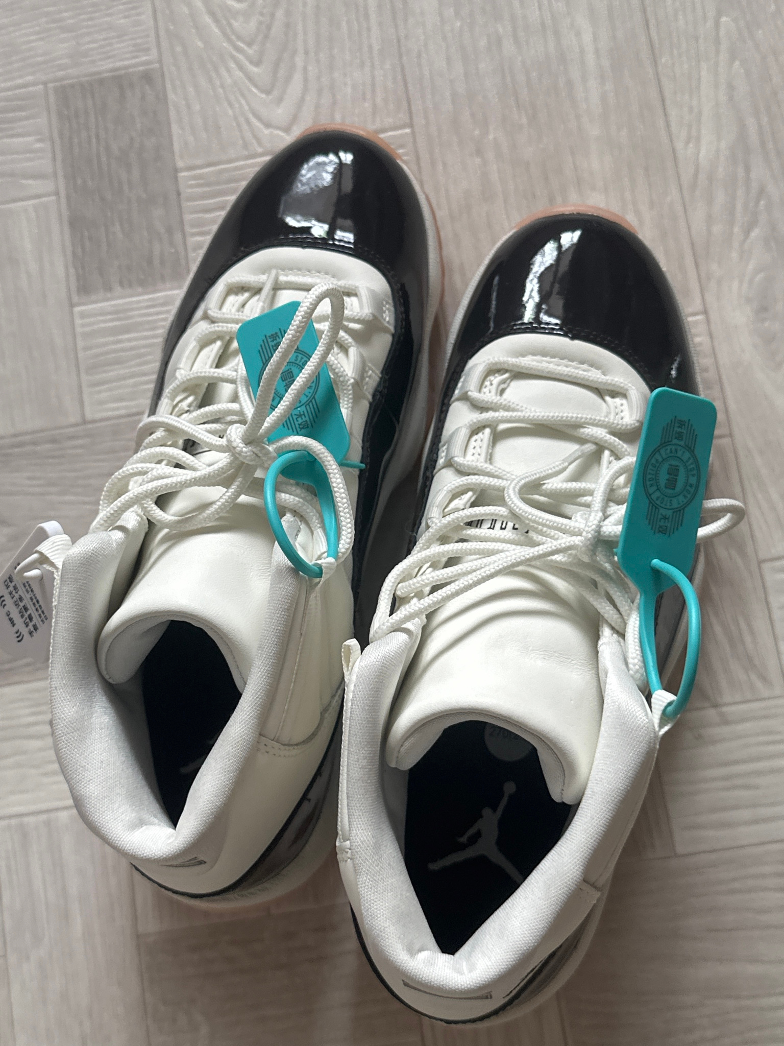 Nike Air Jordan 11 Neapolitan, миниатюра 3