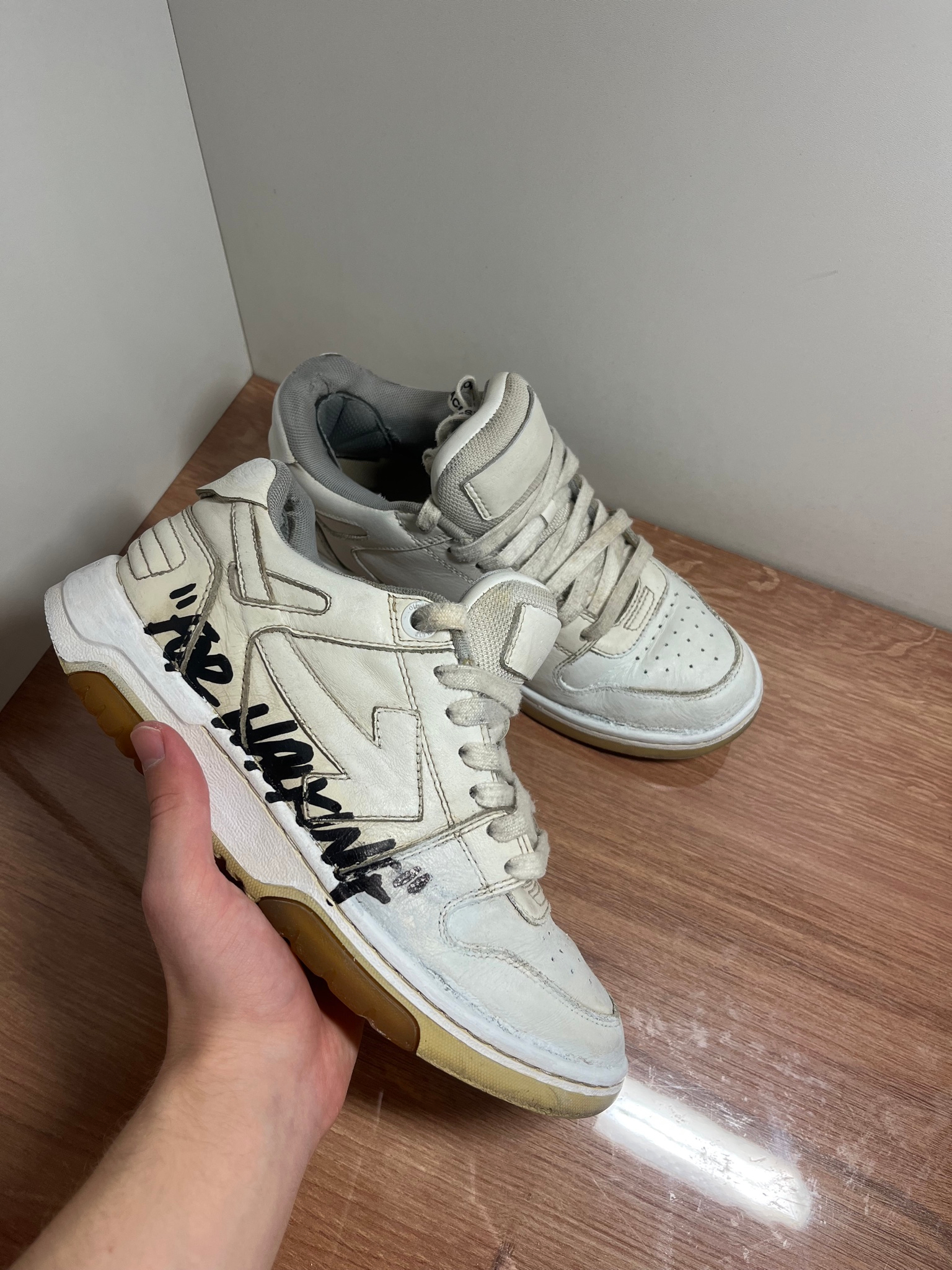 Off white Off white out of office, миниатюра 1