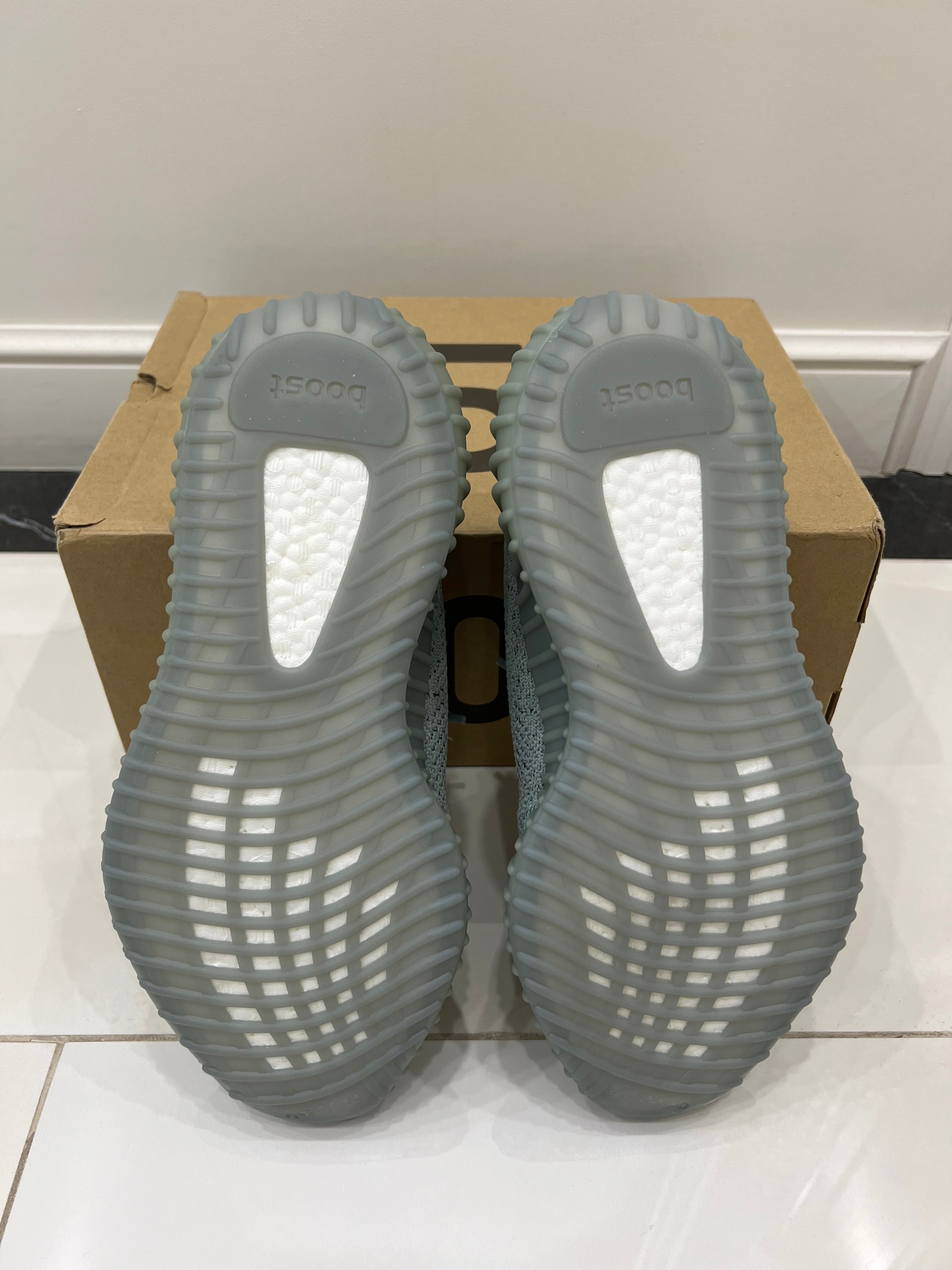 adidas Yeezy 350 V2 Salt Core Black, миниатюра 4