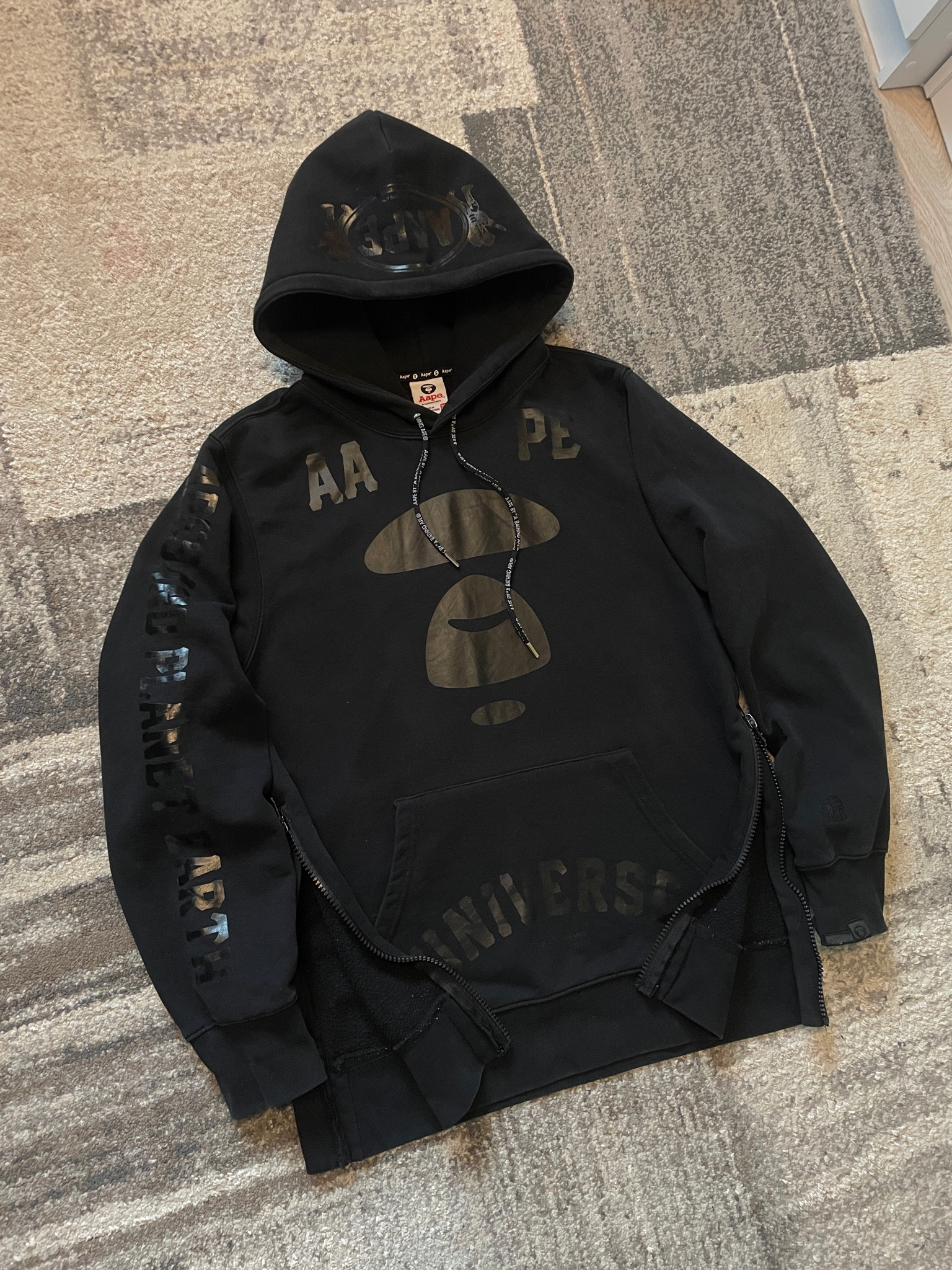 Aape Худи, миниатюра 1