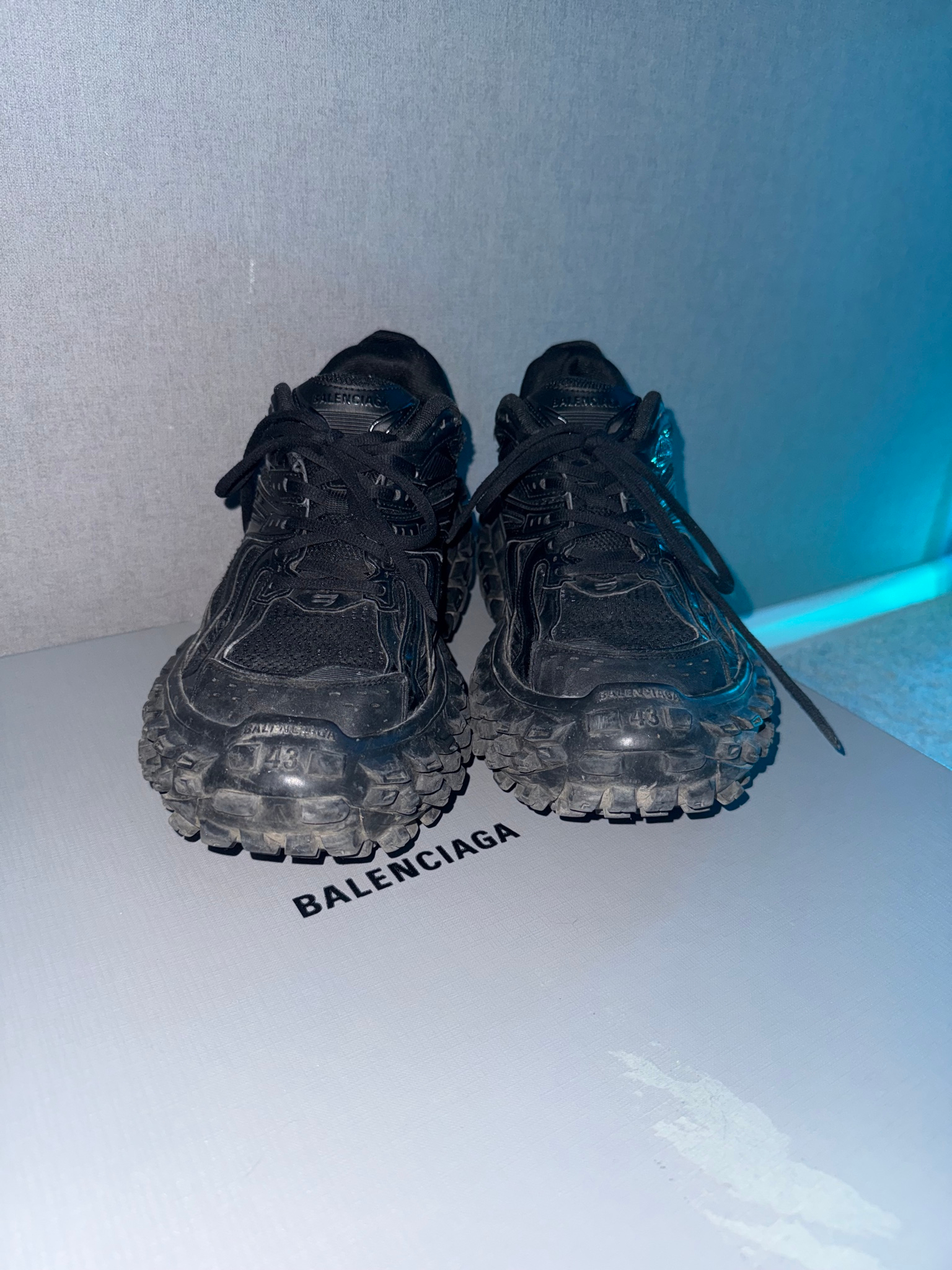 Balenciaga Defender, миниатюра 1