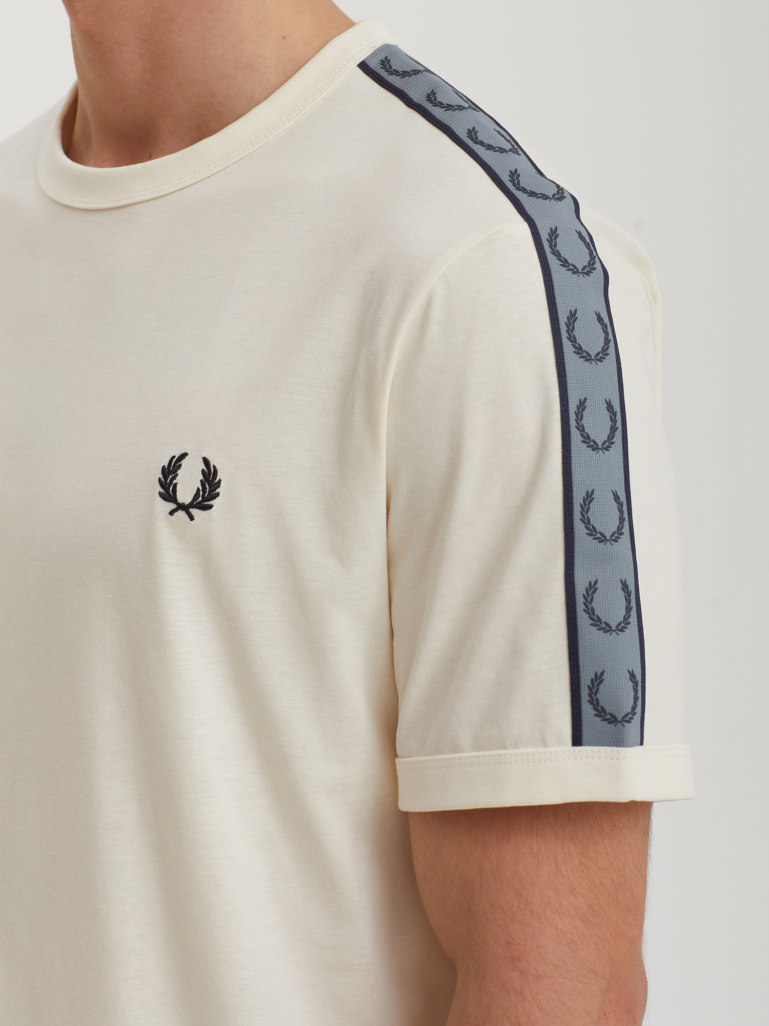 Fred Perry Contrast Tape Ringer T-Shirt, миниатюра 4