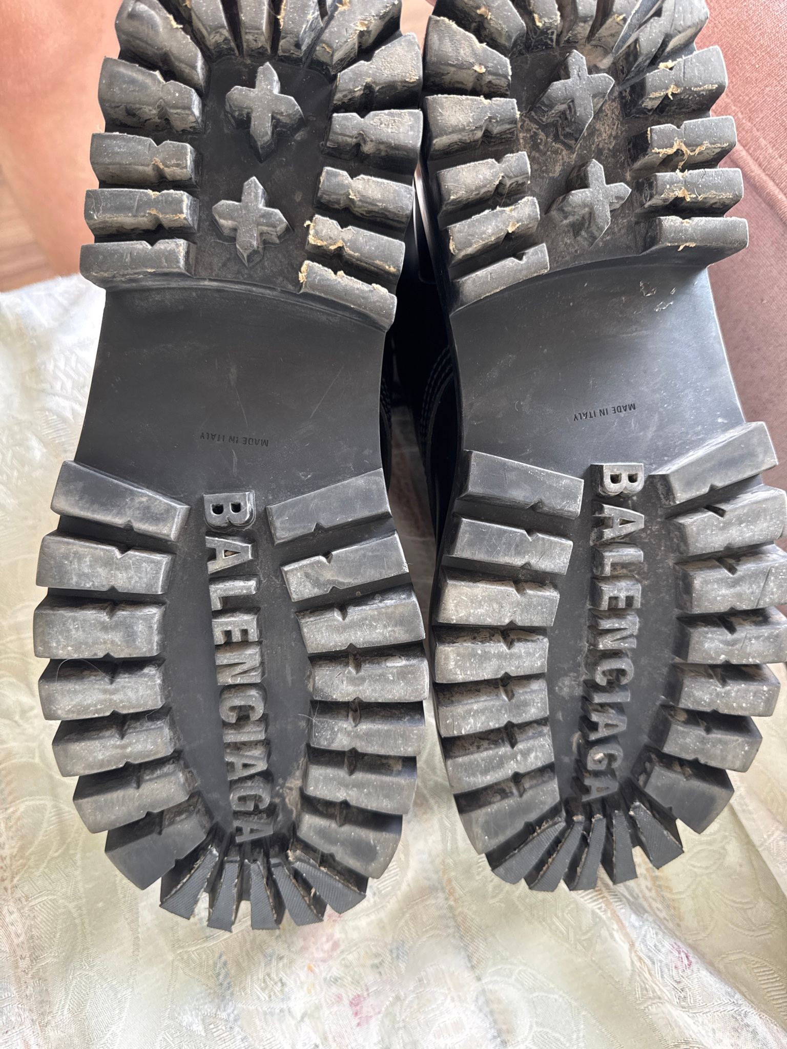 Balenciaga strike, миниатюра 4