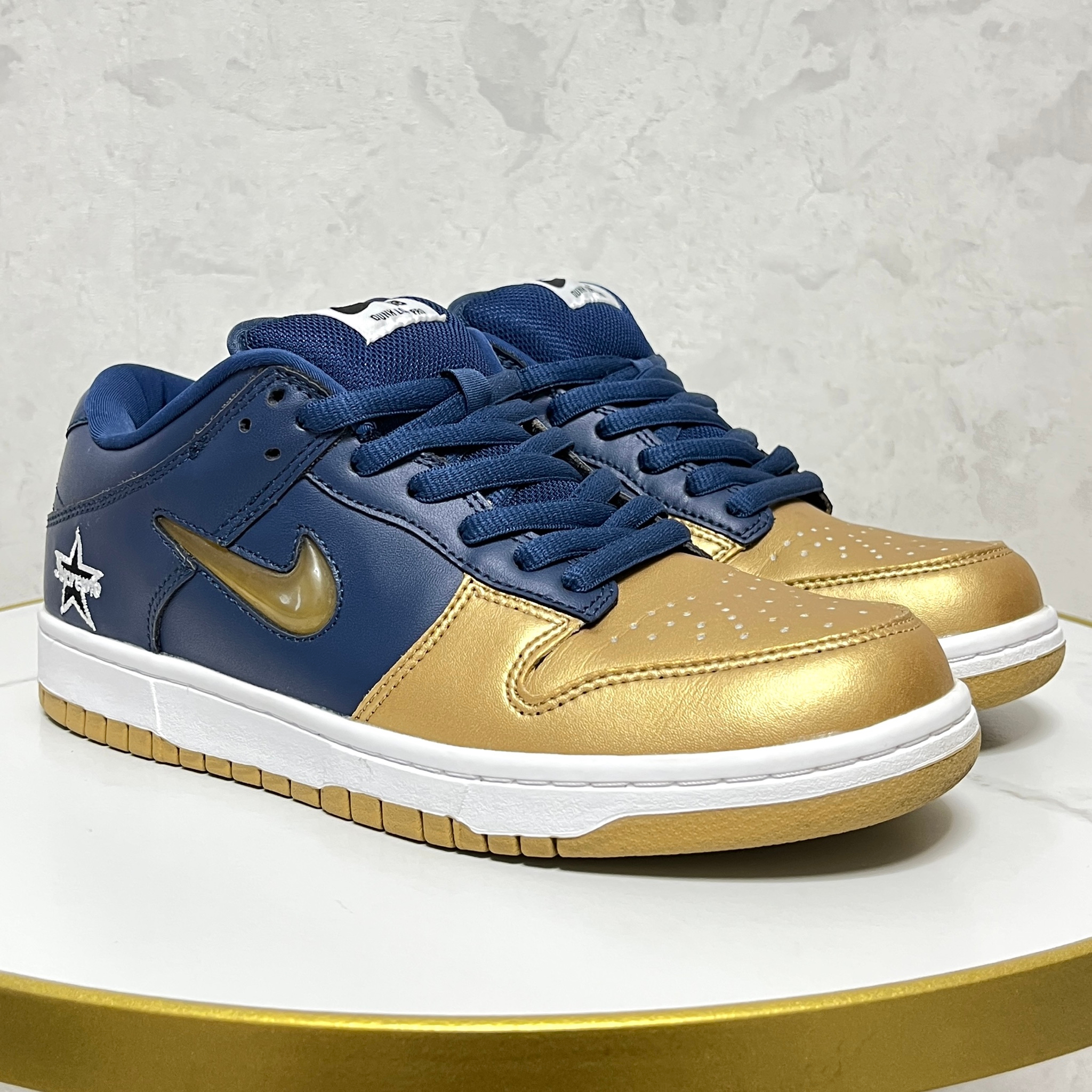 Nike x Supreme SB Dunk Low Jewel Swoosh Gold, миниатюра 1