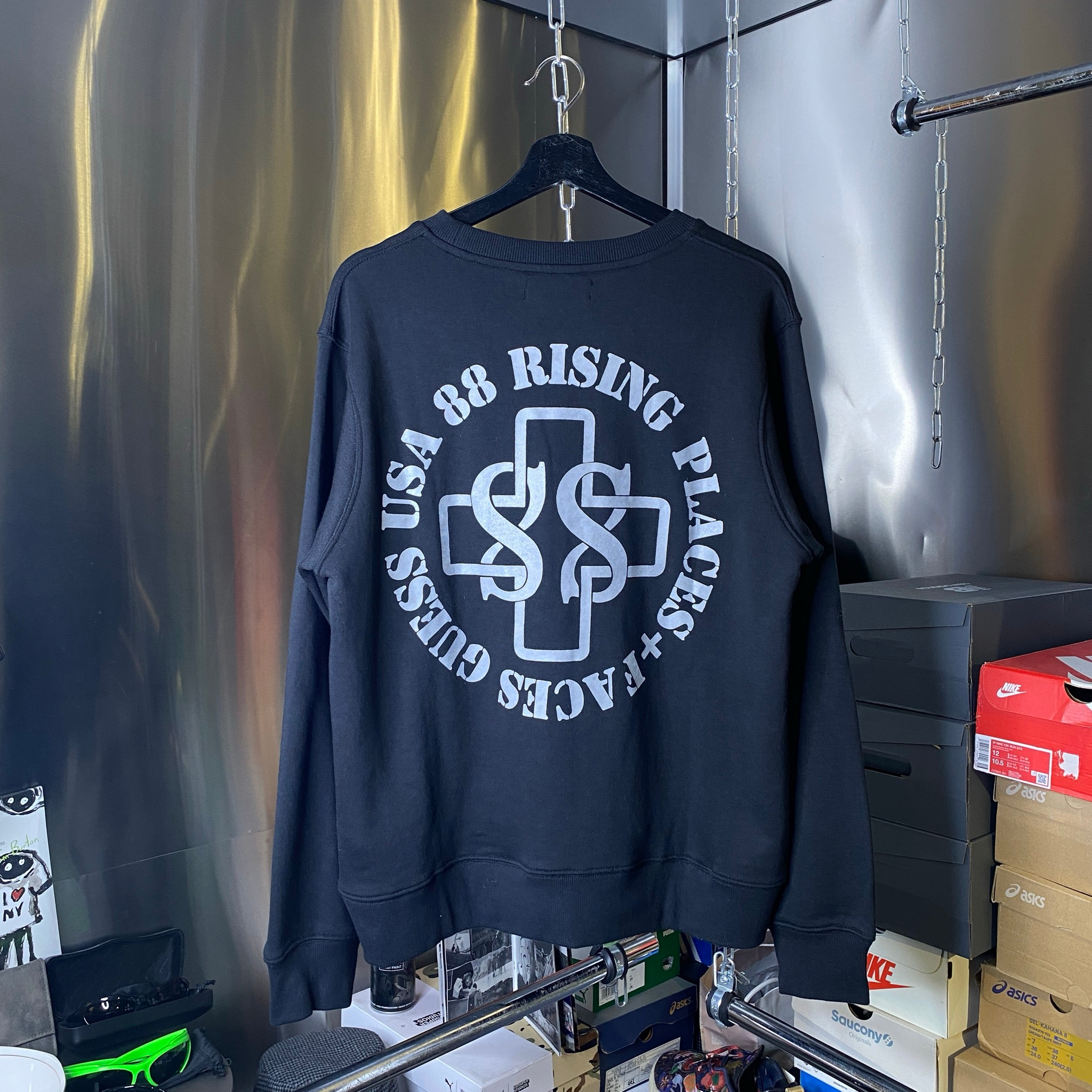 PLACES+FACES x GUESS x 88rising SWEATSHIRT BLACK ‘18, миниатюра 2