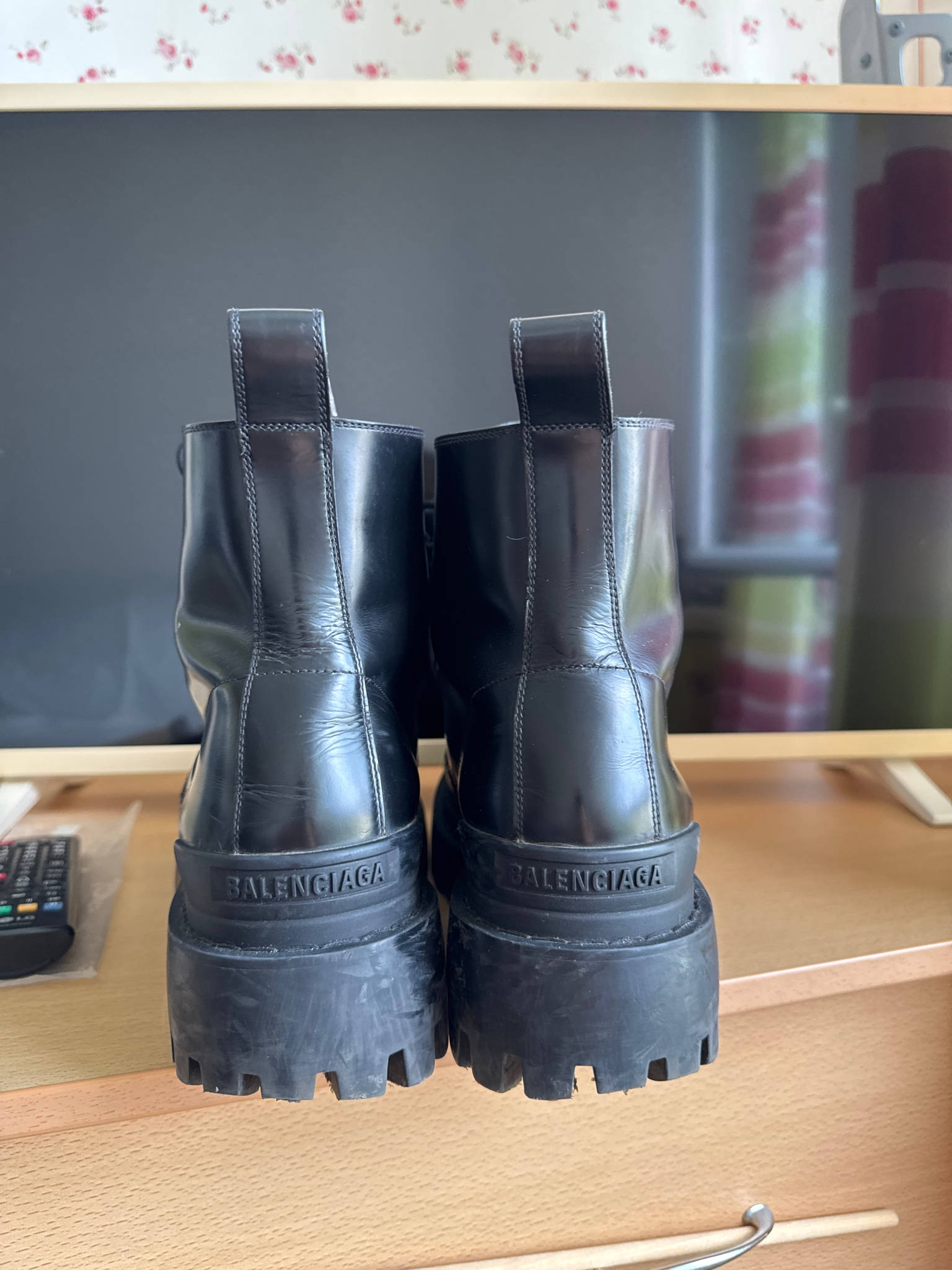 Balenciaga strike, миниатюра 2