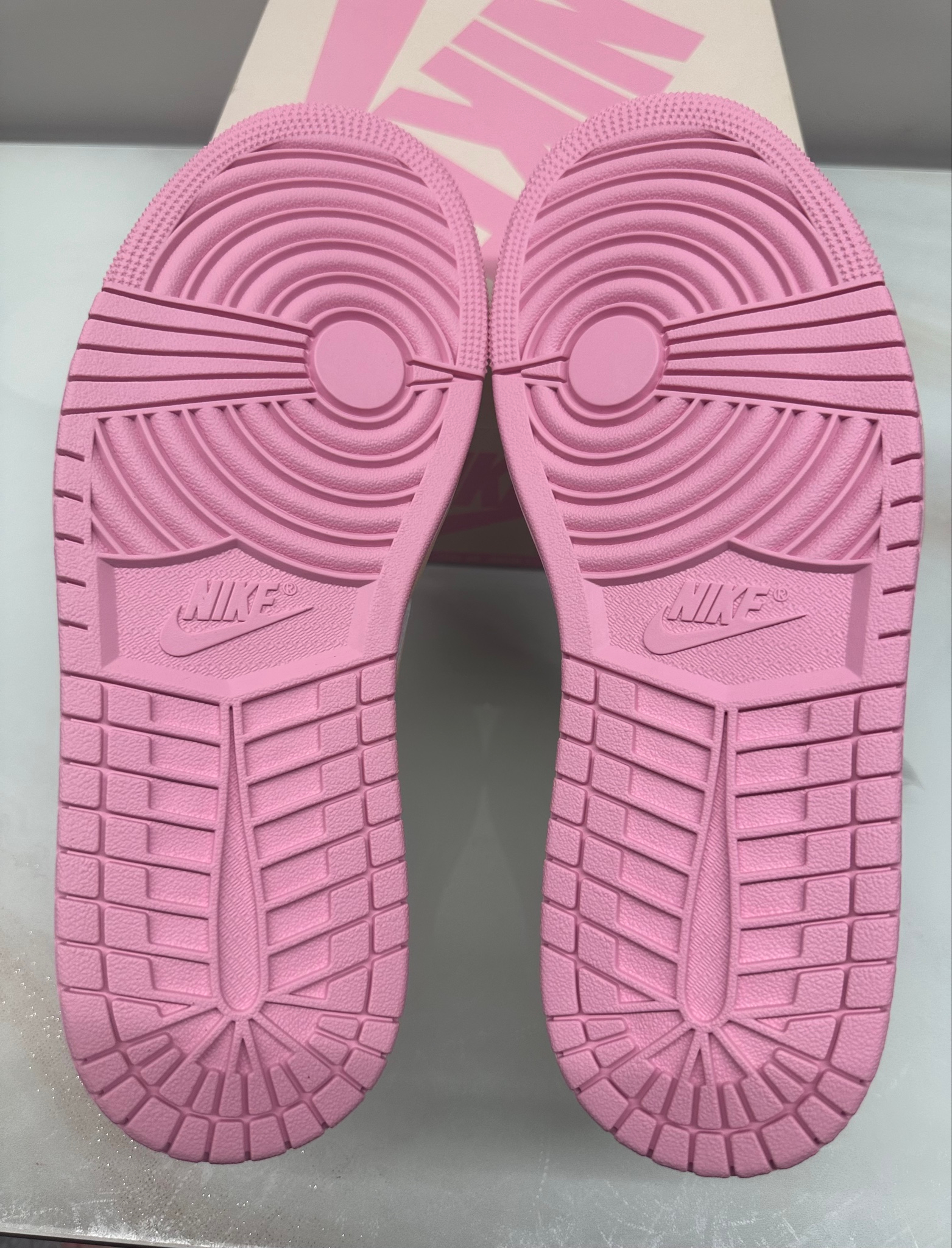 Air Jordan x Travis Scott 1 Low Shy Pink, миниатюра 6