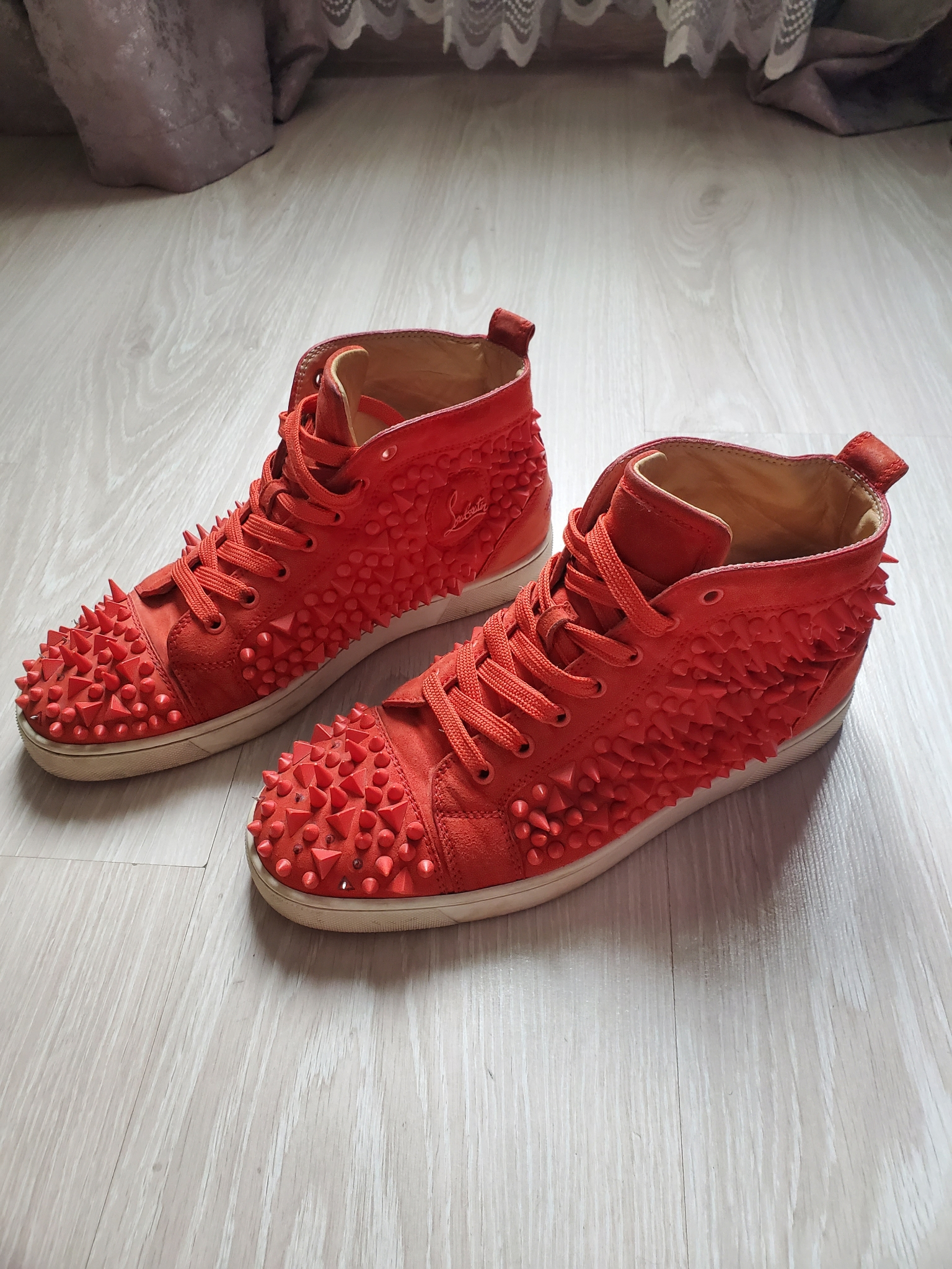 Christian Louboutin Lou Spikes Suede High-Top Sneakers, миниатюра 3