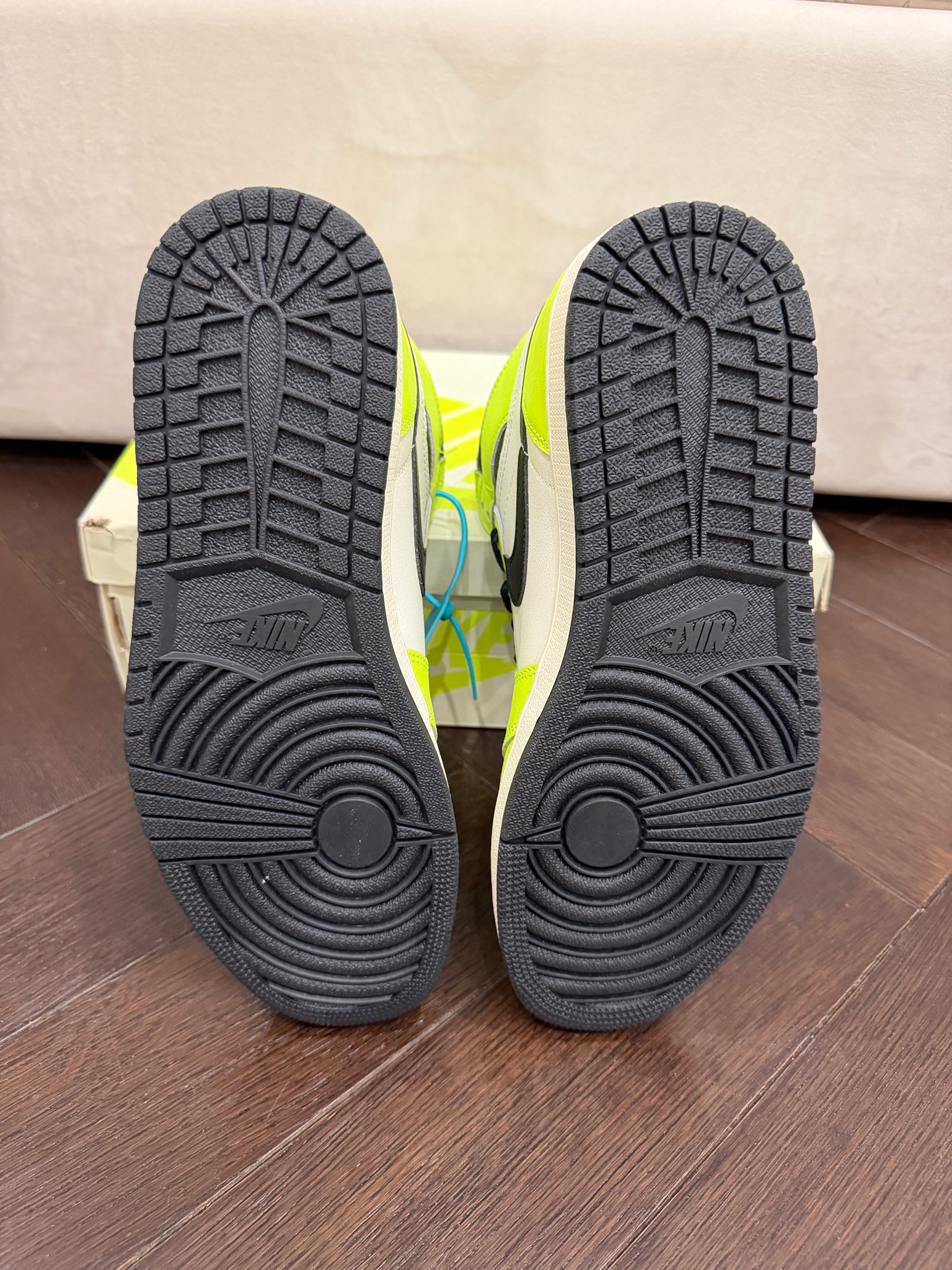 Air Jordan Air Jordan 1 High OG Volt, миниатюра 5