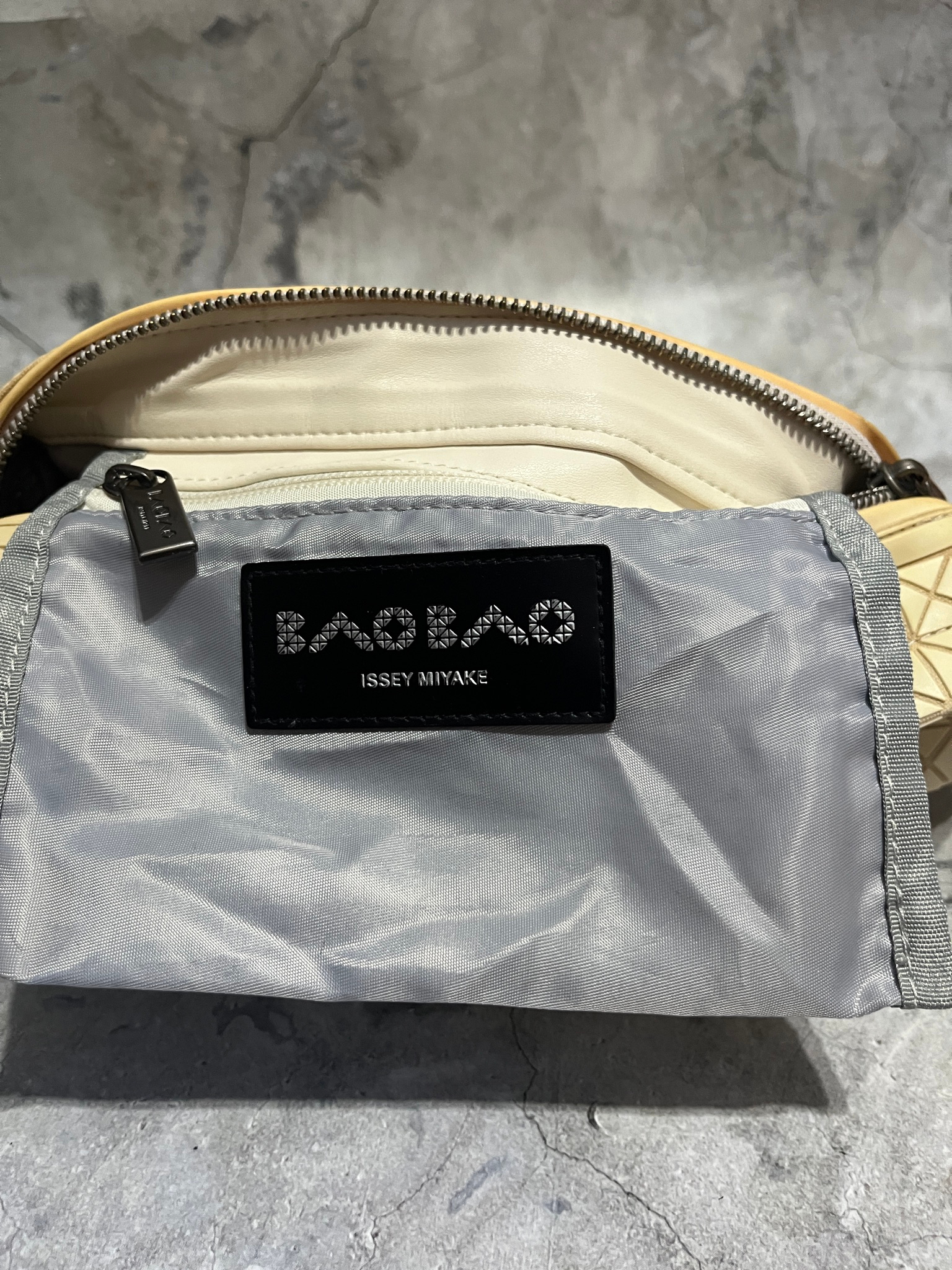 Issey Miyake x Bao Bao Saddle Bag, миниатюра 3