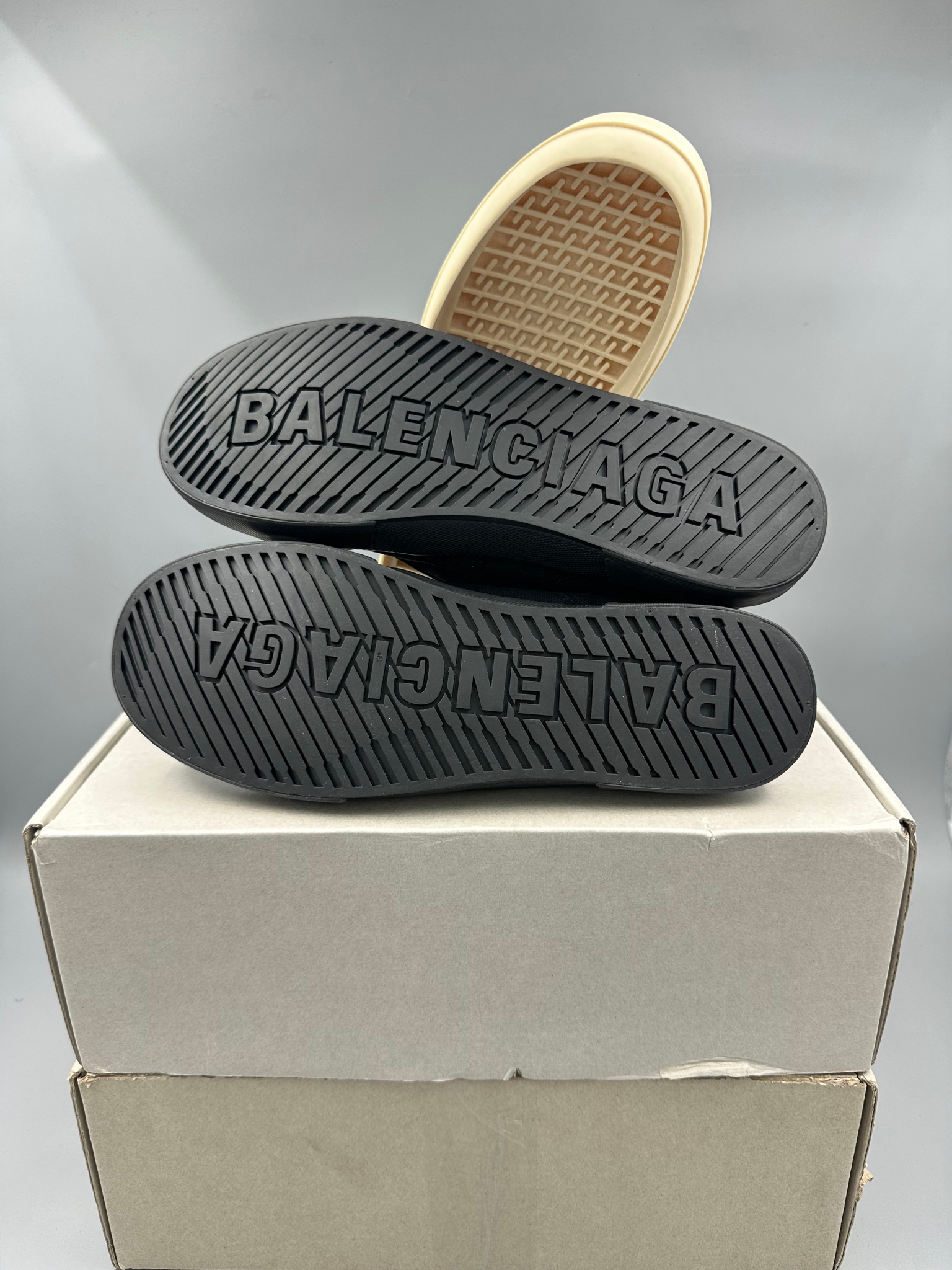Balenciaga paris, миниатюра 4