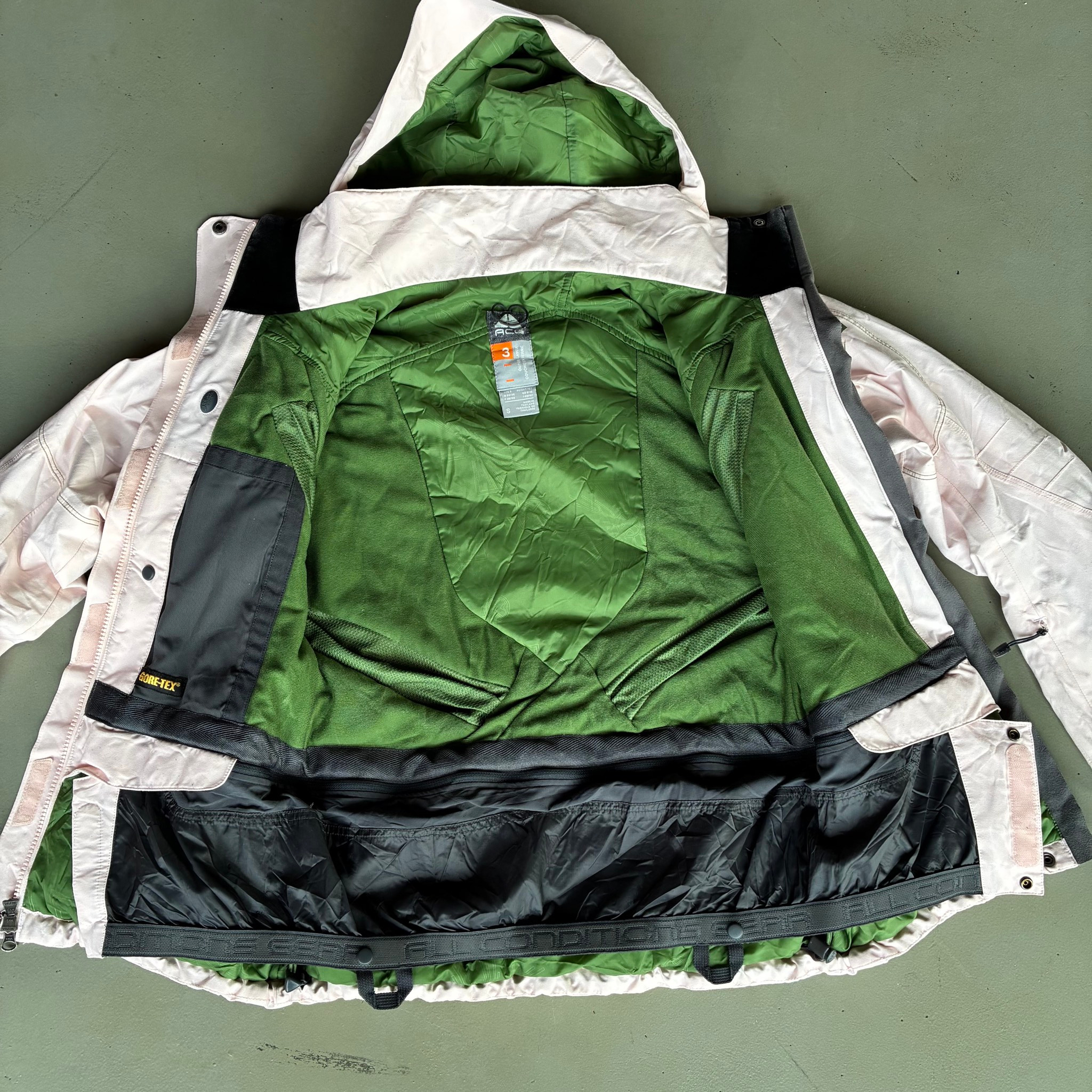 Nike ACG Womens GORE-TEX Lined Ski Jacket, миниатюра 3