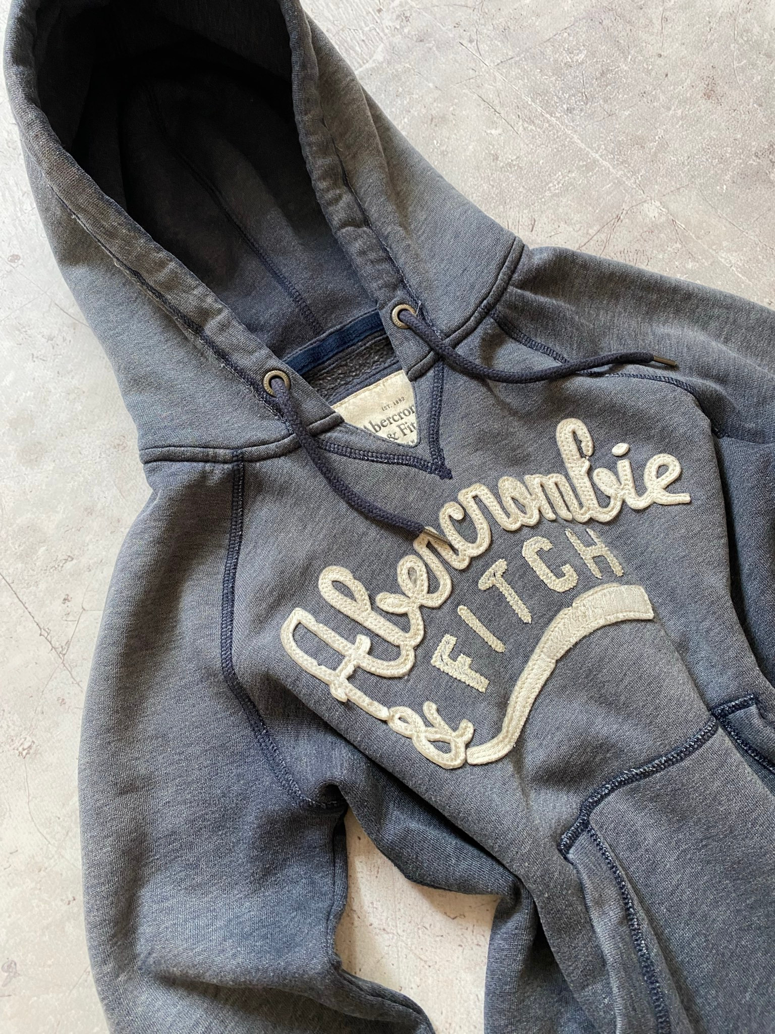 Abercrombie & Fitch Vintage Faded Logo Hoodie, миниатюра 3