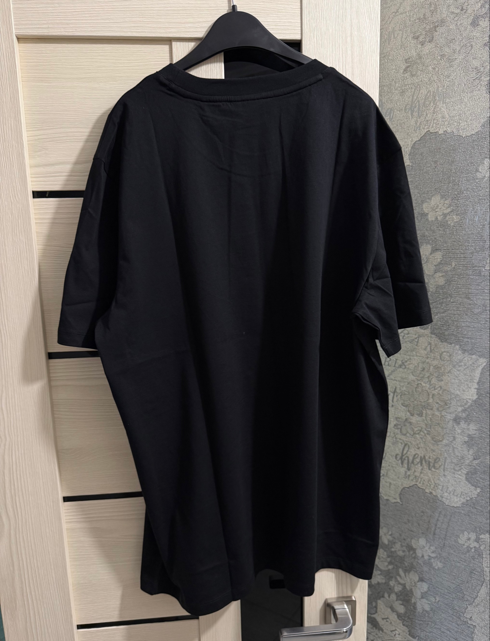Hugo Tee, миниатюра 2