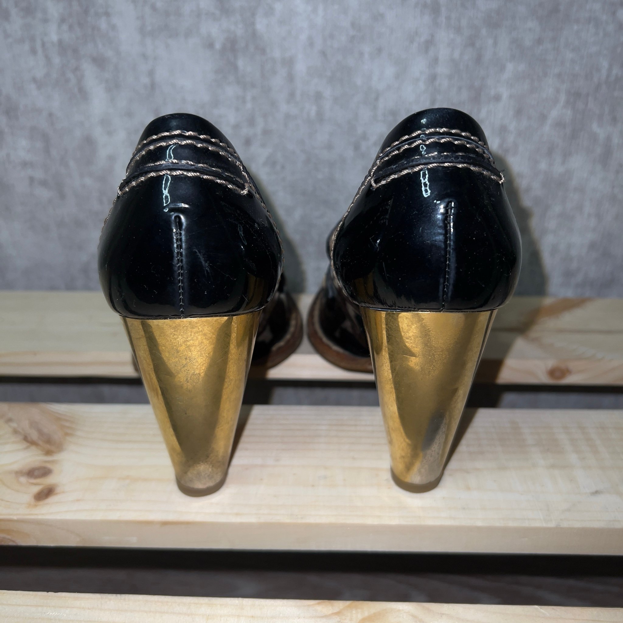 Dolce Gabbana Vintage Leather Gold Heel Shoes, миниатюра 8