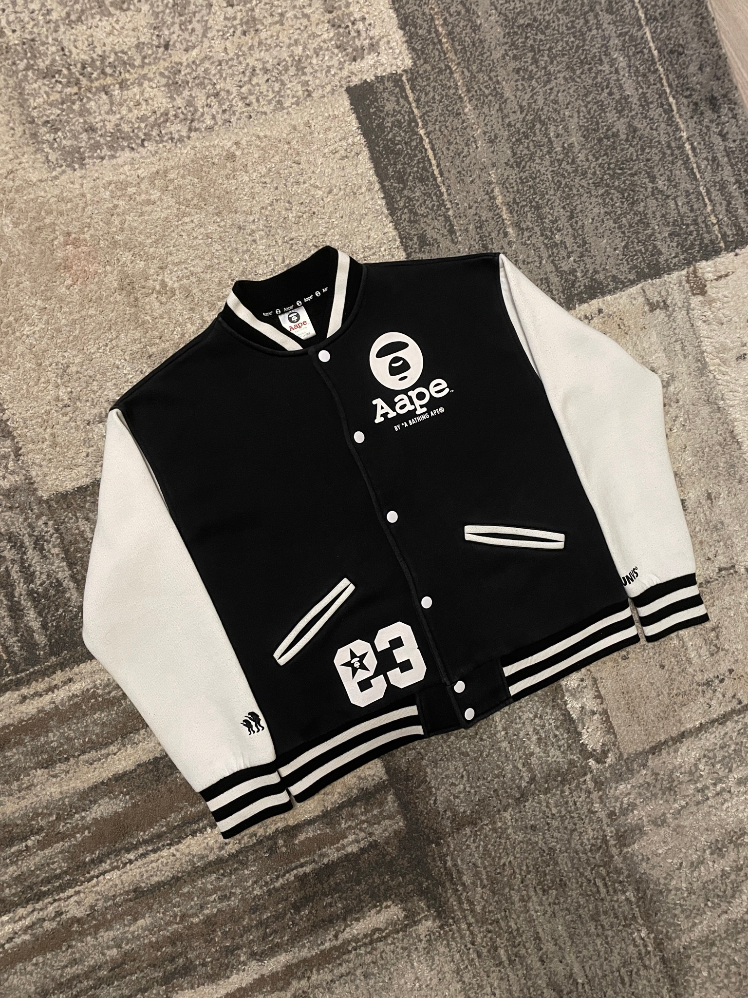 Aape Bomber, миниатюра 1