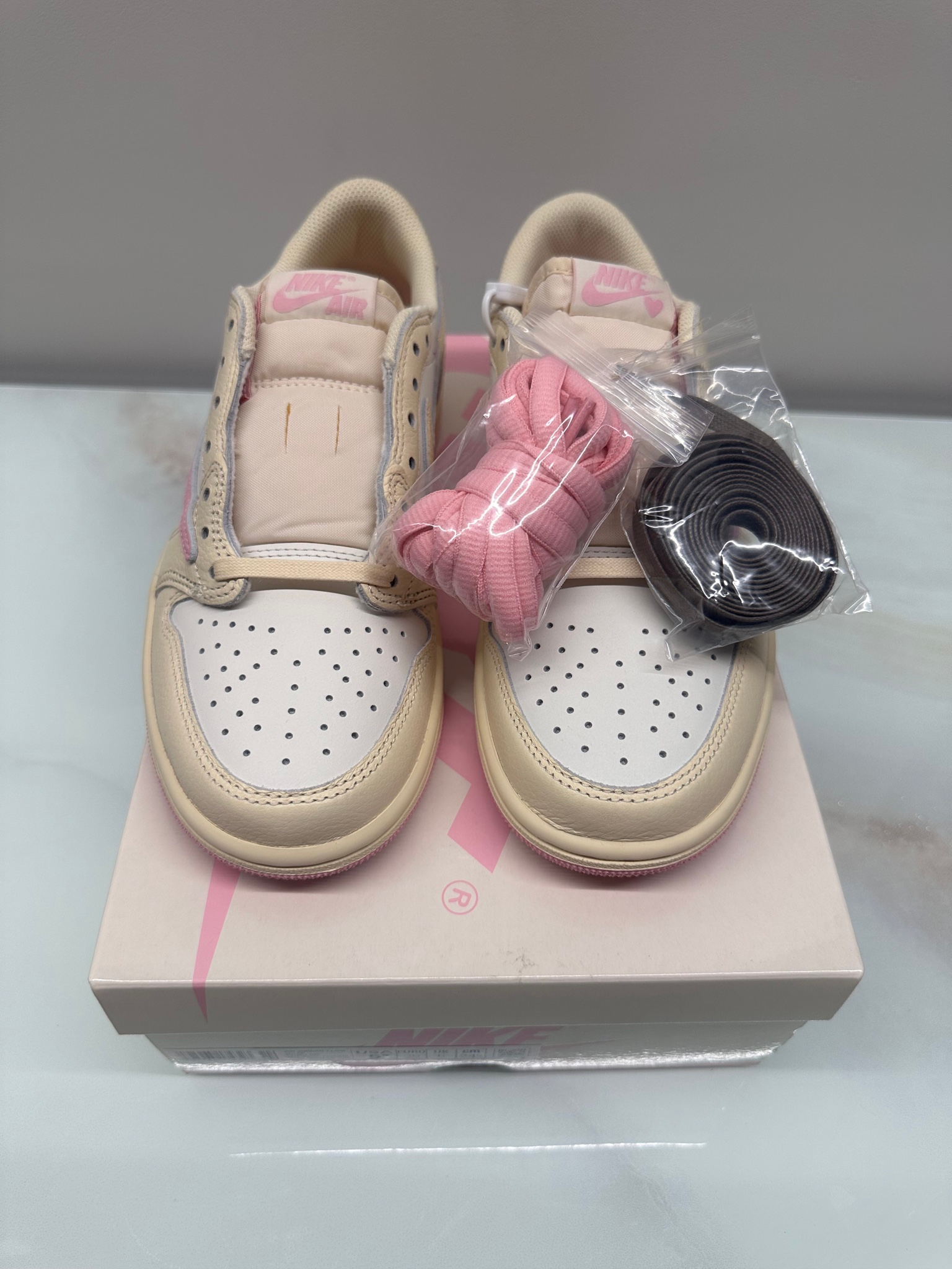 Air Jordan x Travis Scott 1 Low, миниатюра 2