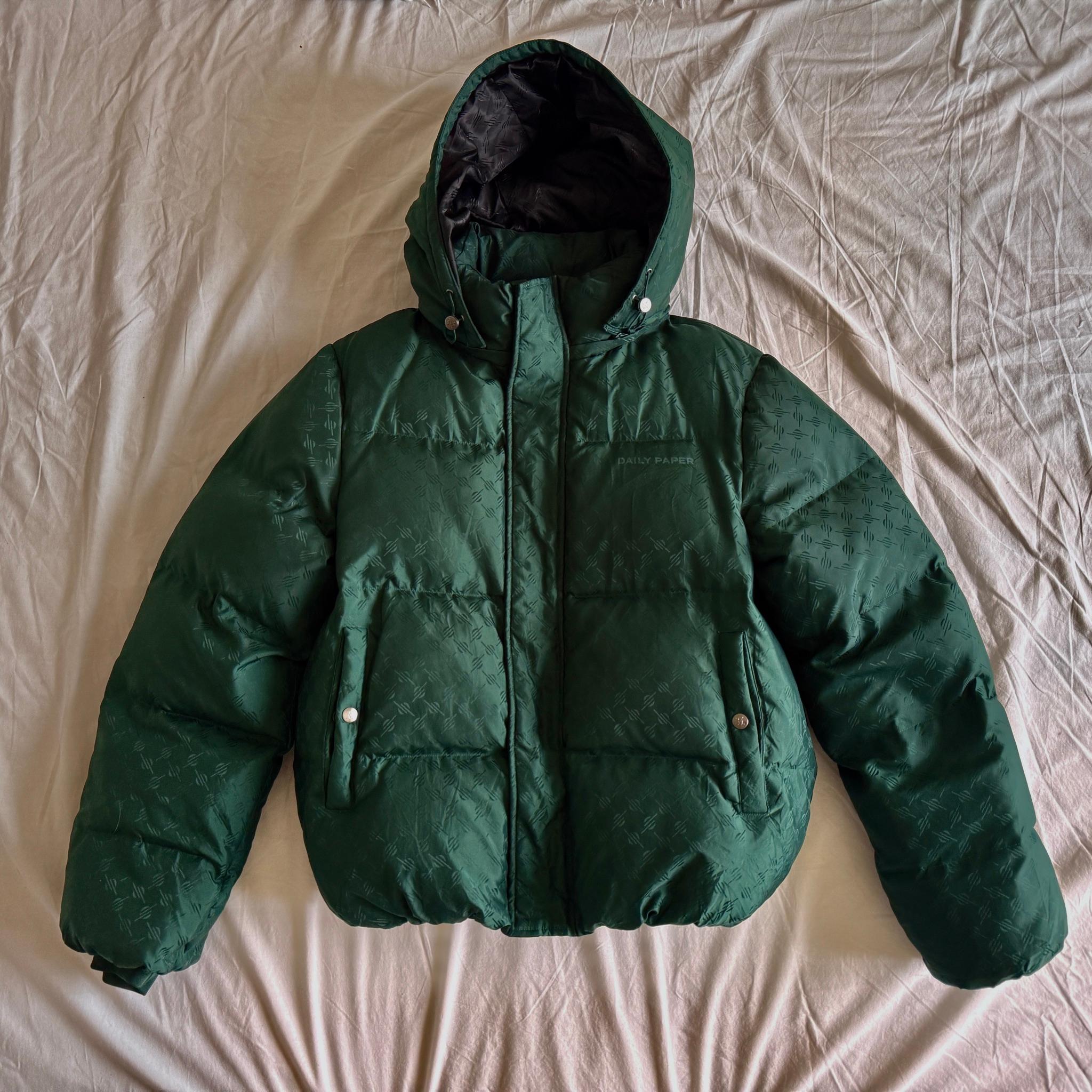 Daily Paper Rosin Green Monogram Short Puffer Jacket, миниатюра 1