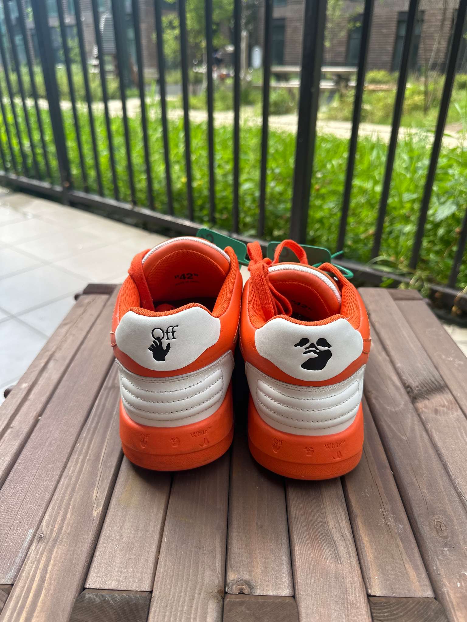 Off-White Out of Office, миниатюра 2