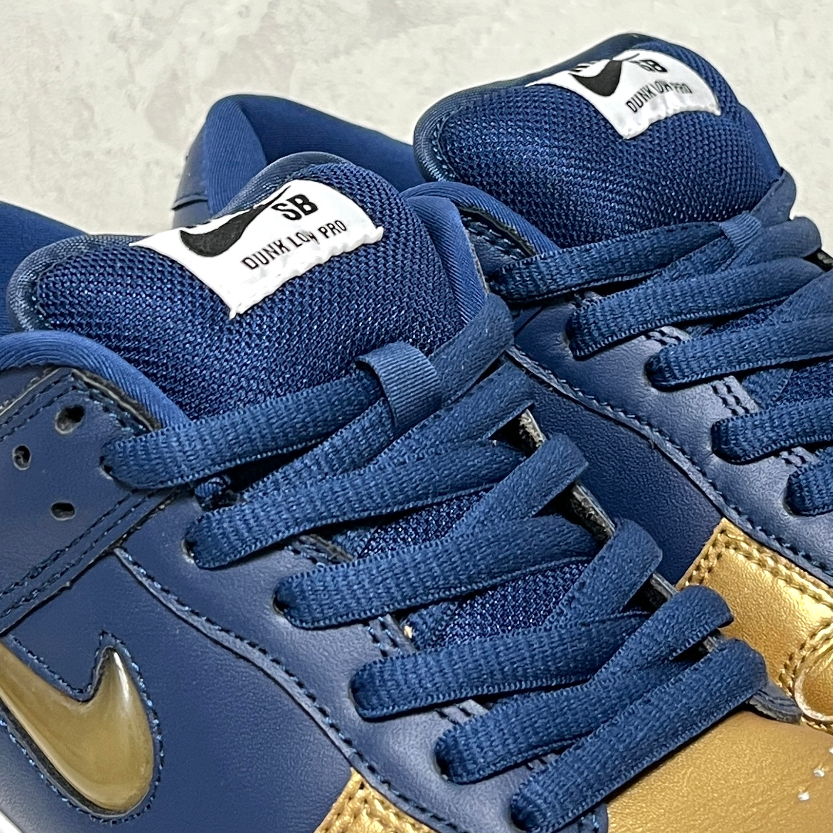 Nike x Supreme SB Dunk Low Jewel Swoosh Gold, миниатюра 5
