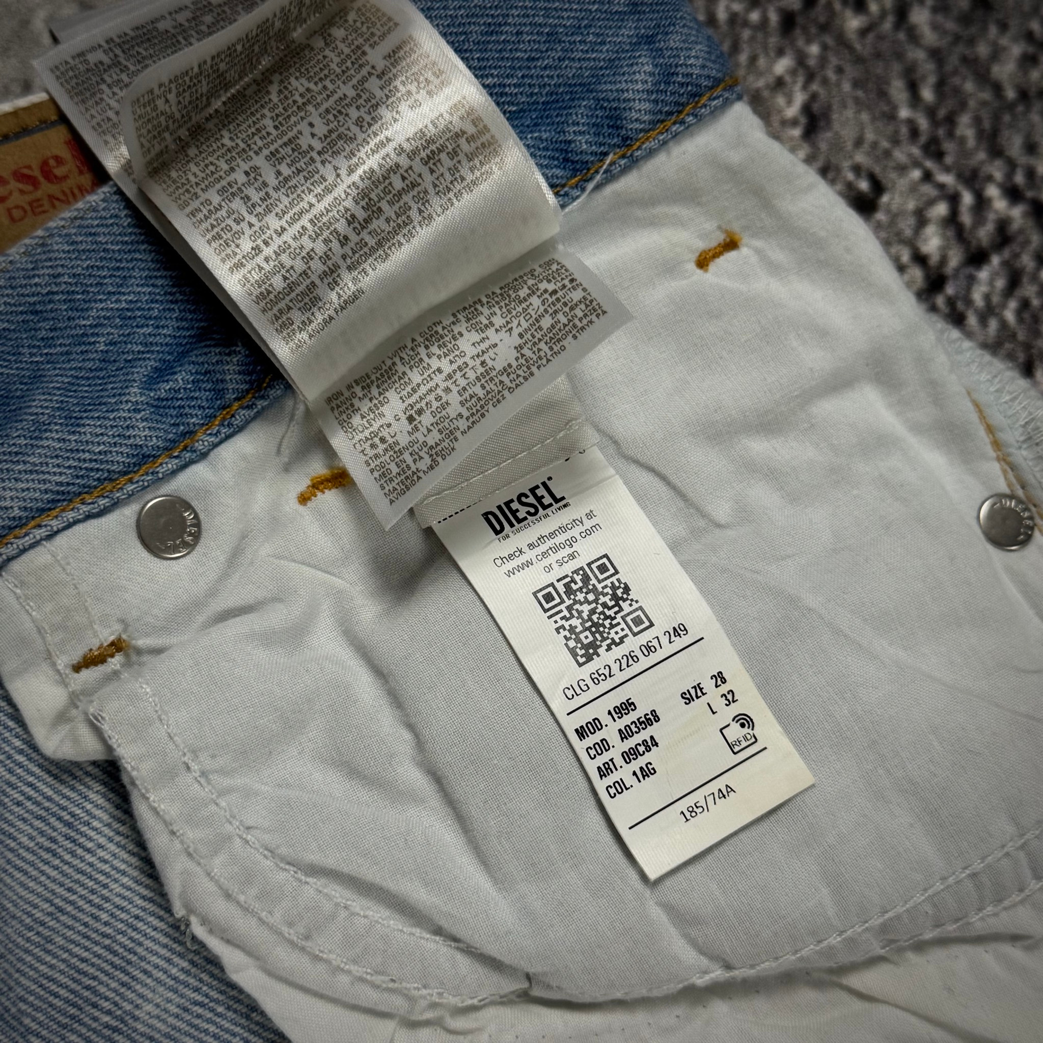 Diesel 1995 Distressed Straight Leg Painted Jeans, миниатюра 11