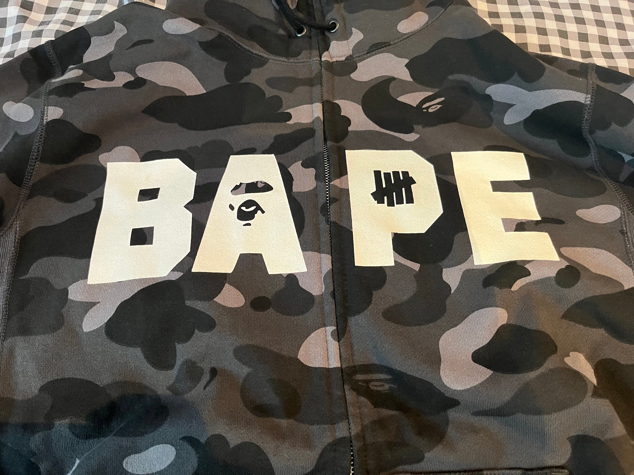Undefeated x BAPE Zip Hoodie, миниатюра 7