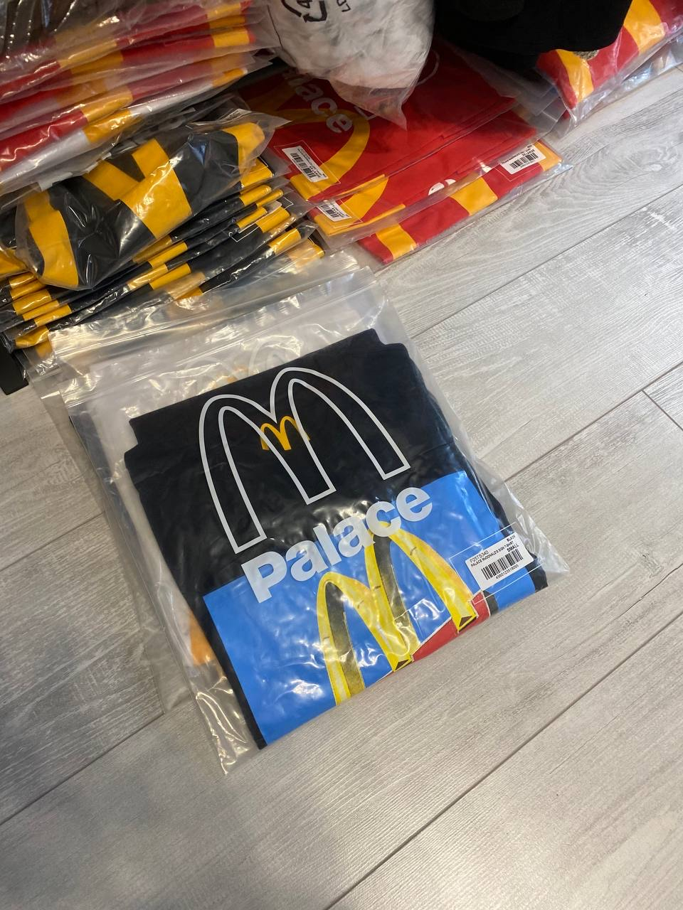 Palace x McDonald’s Sign T-shirt, миниатюра 4