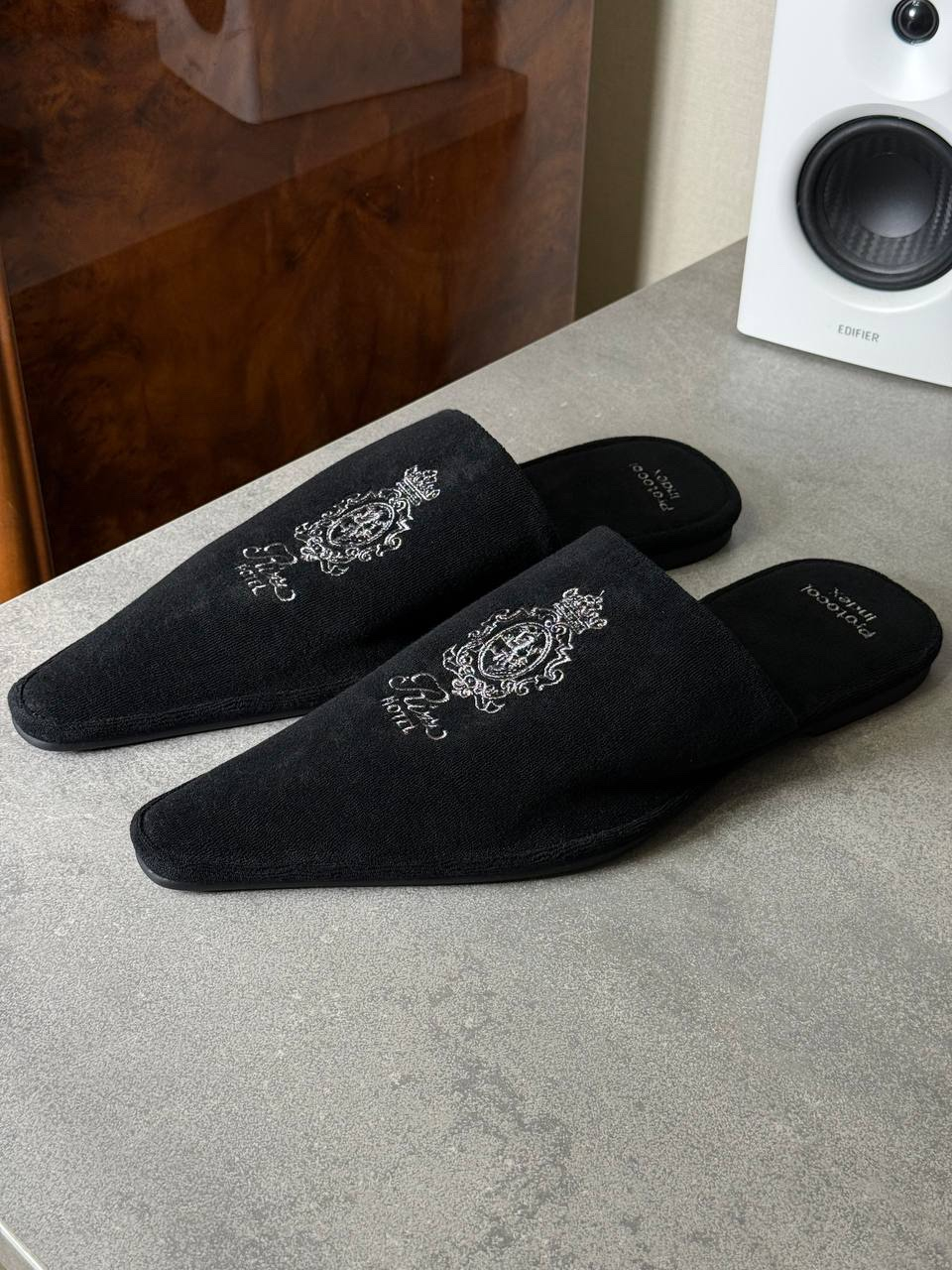 Protocol Index Black Pointed Toe Hotel Slippers, миниатюра 1