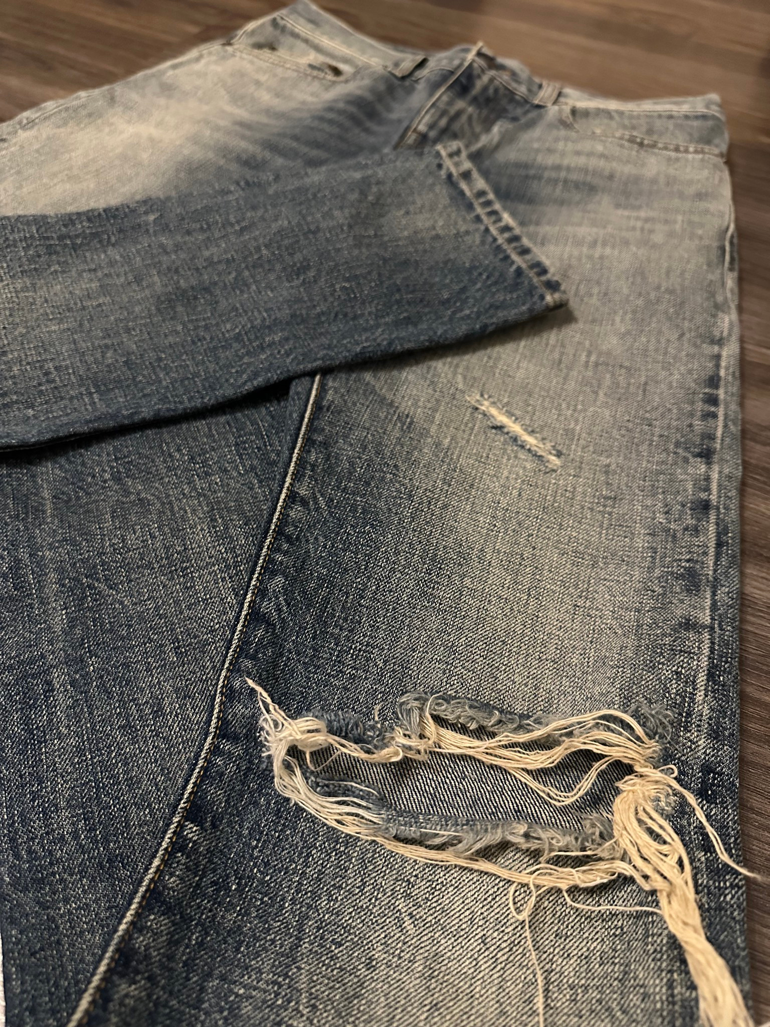 SAINT LAURENT PARIS DO2 SS16 DISTRESSED DENIM JEANS BY HEDI SLIMANE, миниатюра 4