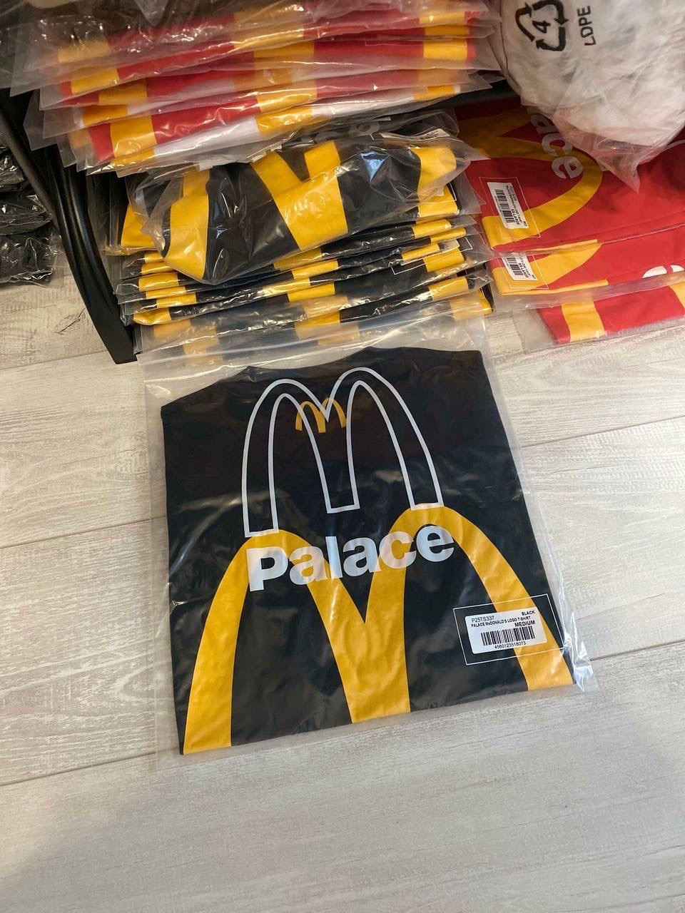 Palace x McDonald’s Logo T-shirt, миниатюра 4