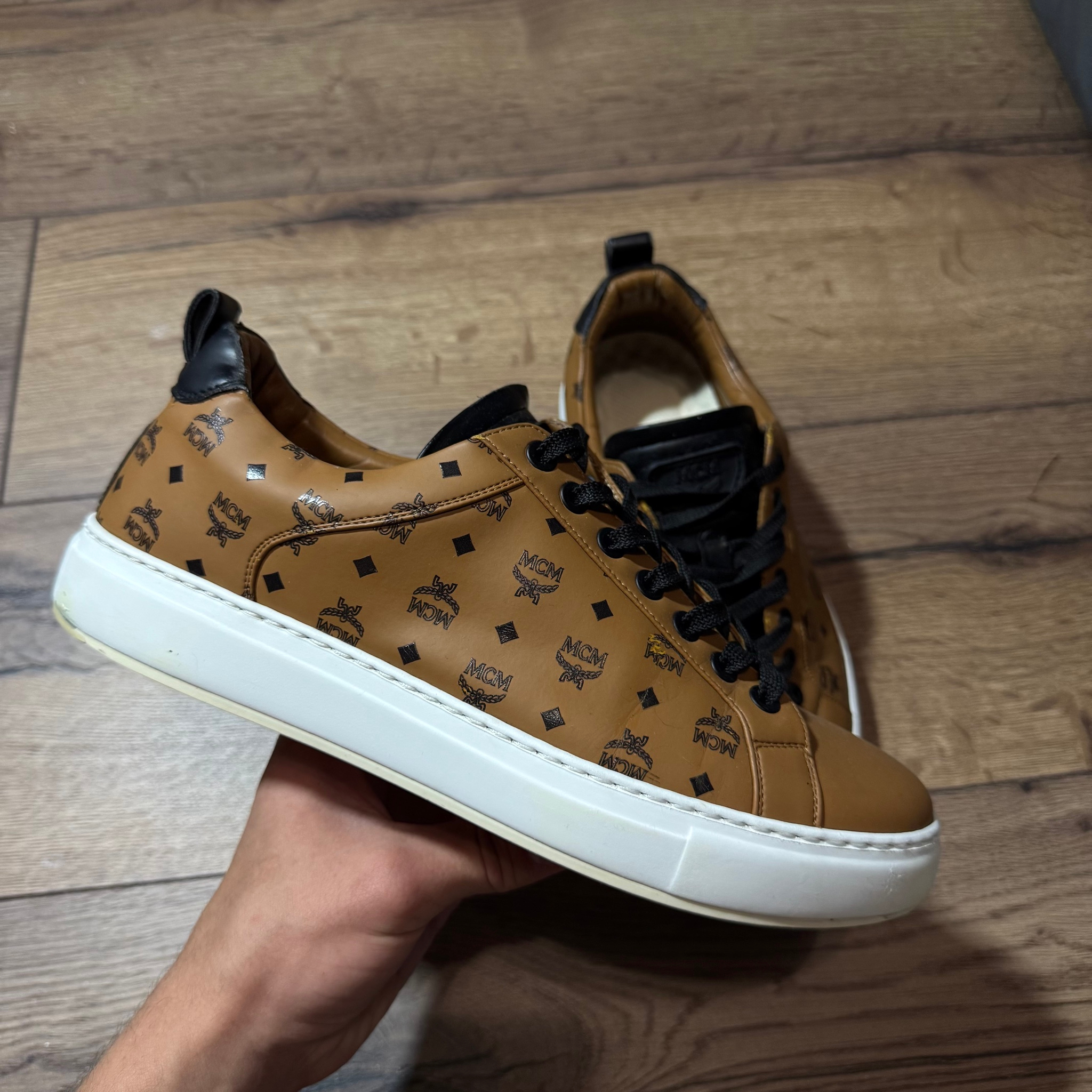 MCM Кеды, миниатюра 1