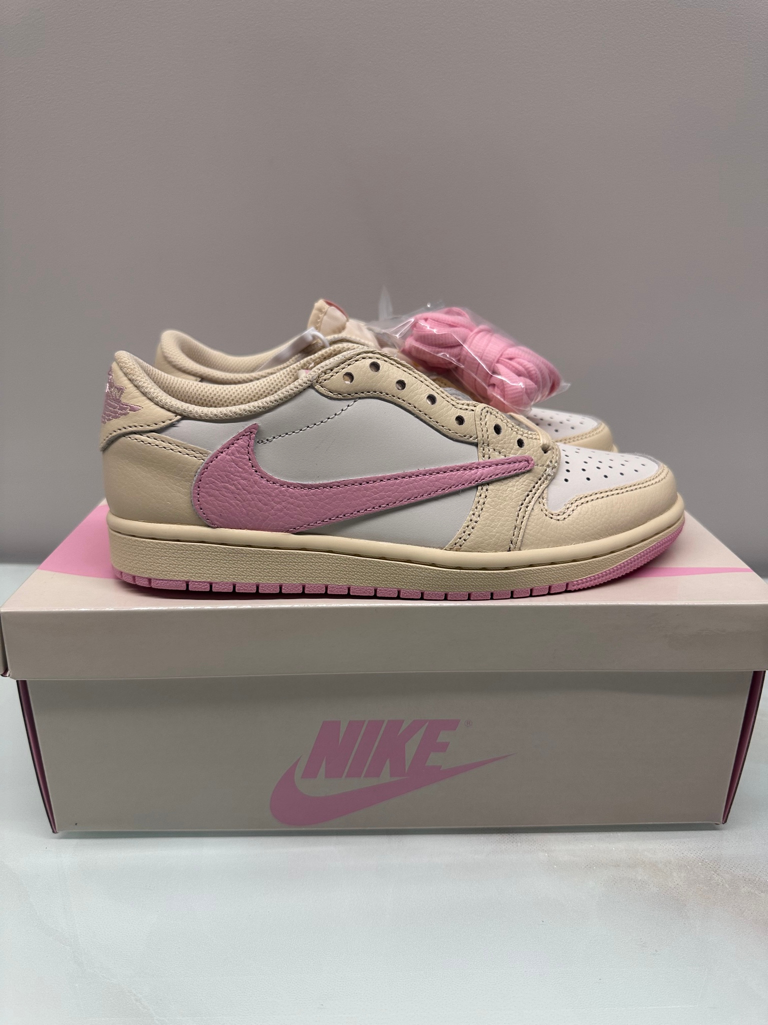 Air Jordan x Travis Scott 1 Low, миниатюра 3