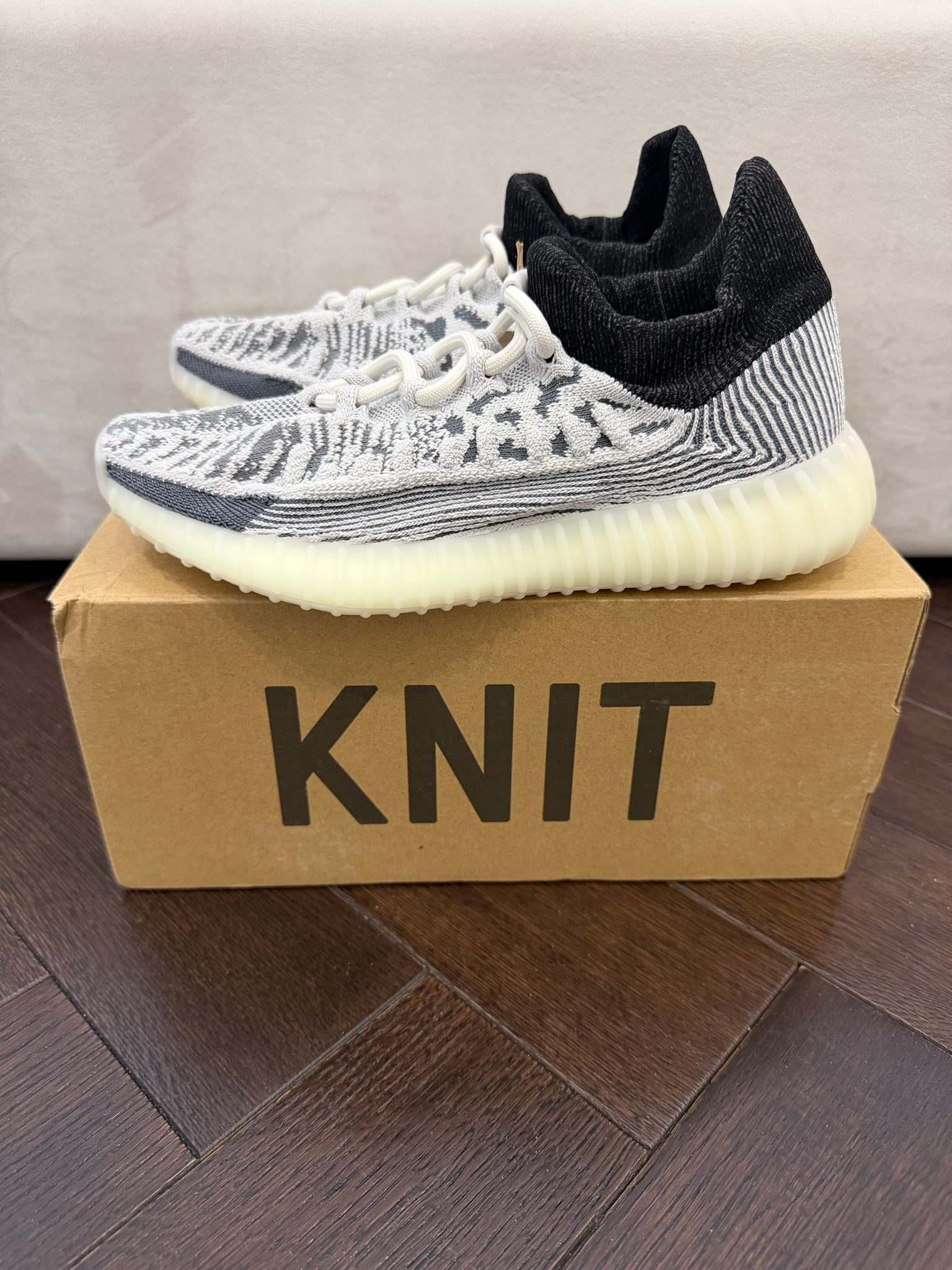 Adidas Yeezy Yeezy 350V2 Cmpct Panda, миниатюра 1