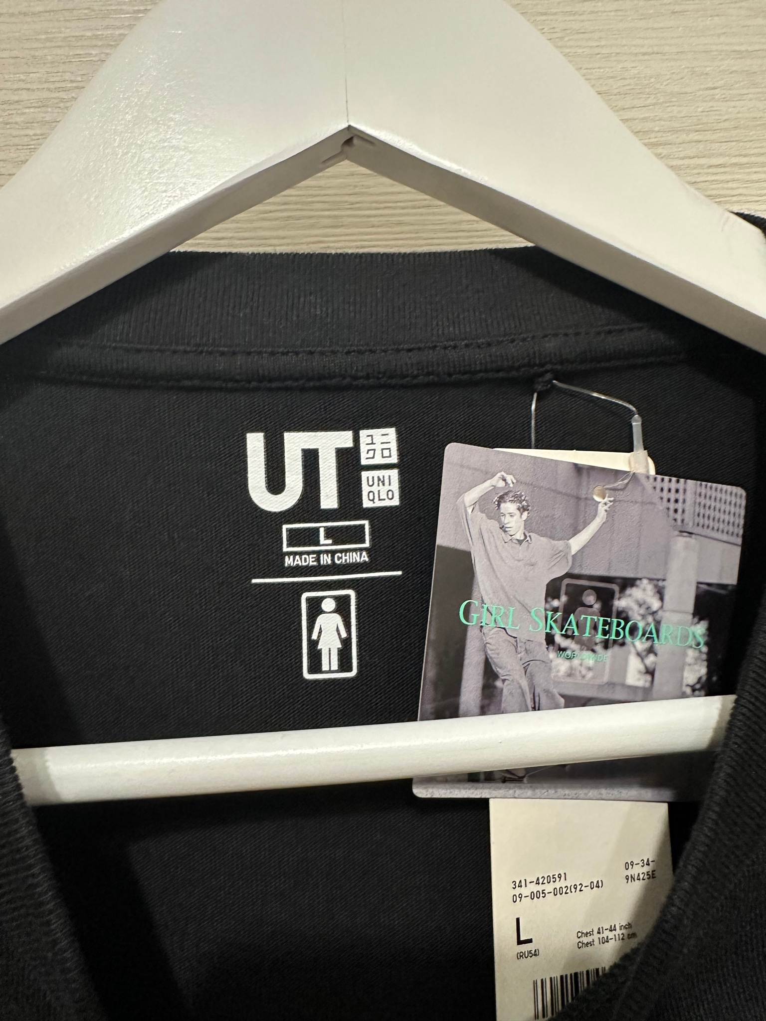 Uniqlo UT x Girl Skateboards Let's Hang Around & Be Cool, миниатюра 3