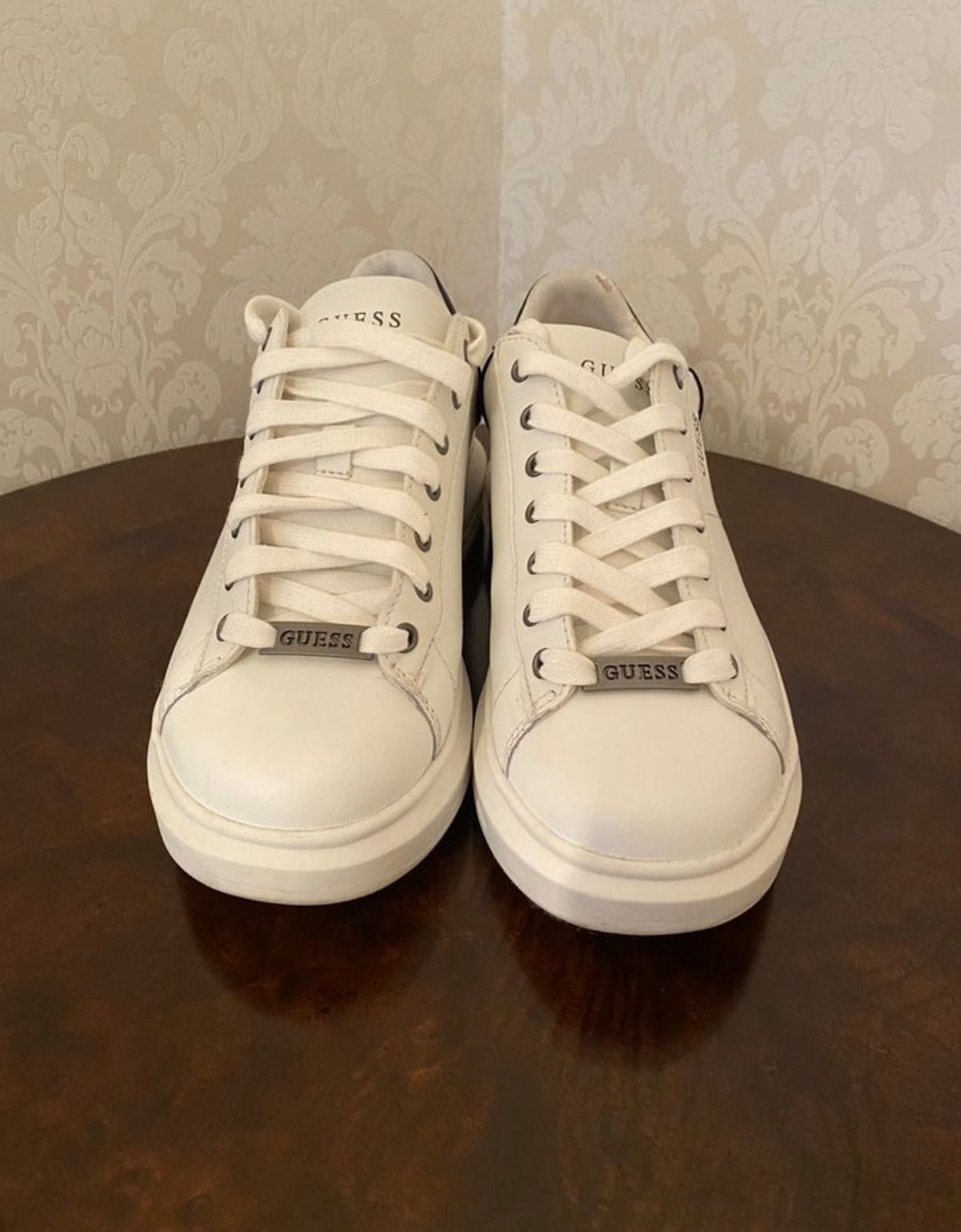 Guess Vibo, миниатюра 1