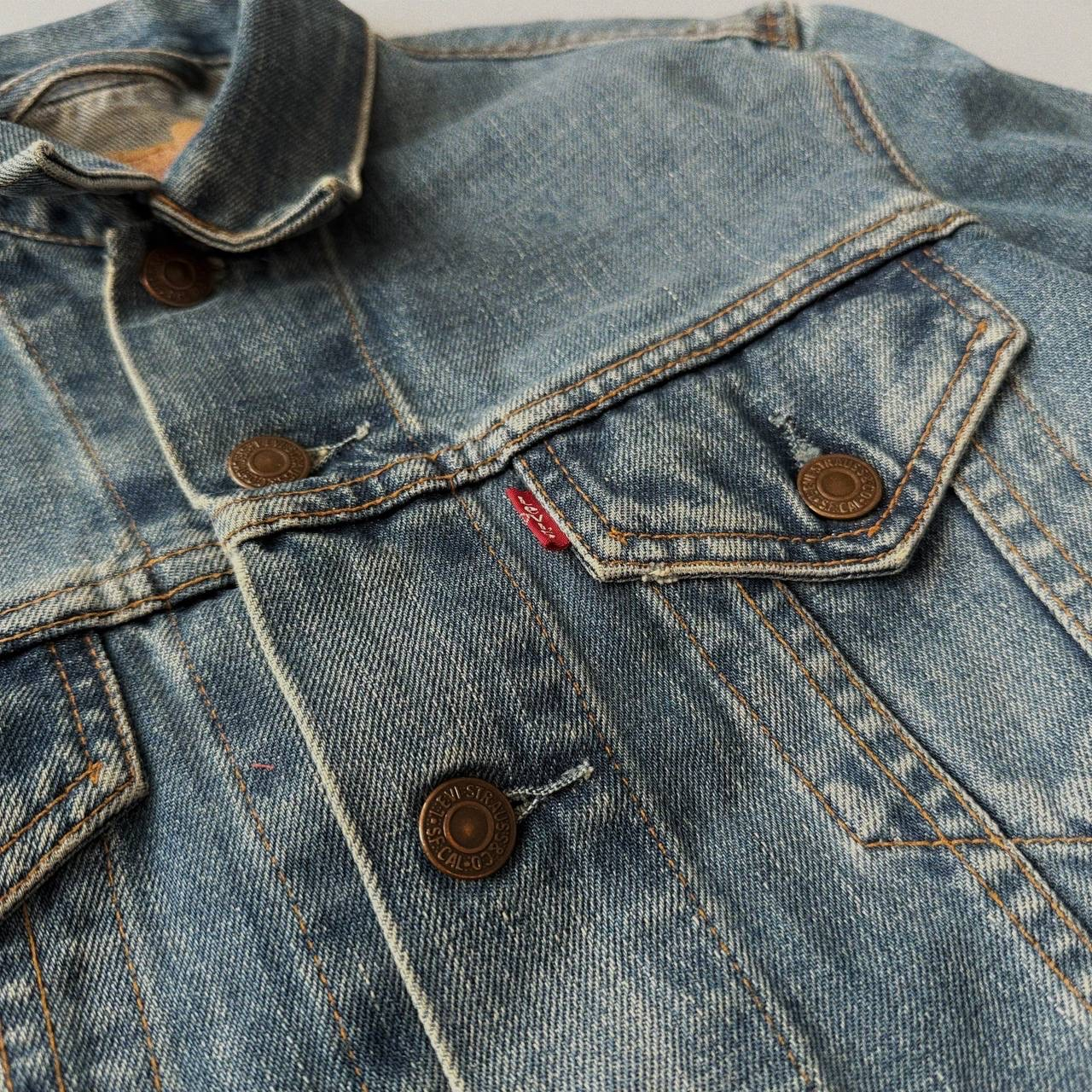 Levi's 2000s Vintage Women Denim Trucker Jacket, миниатюра 4