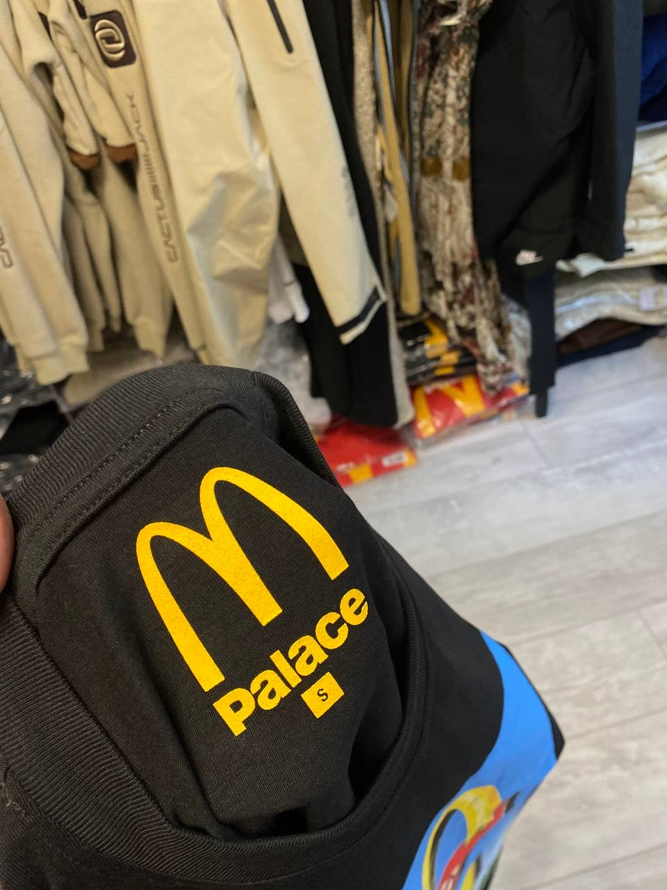 Palace x McDonald’s Sign T-shirt, миниатюра 3