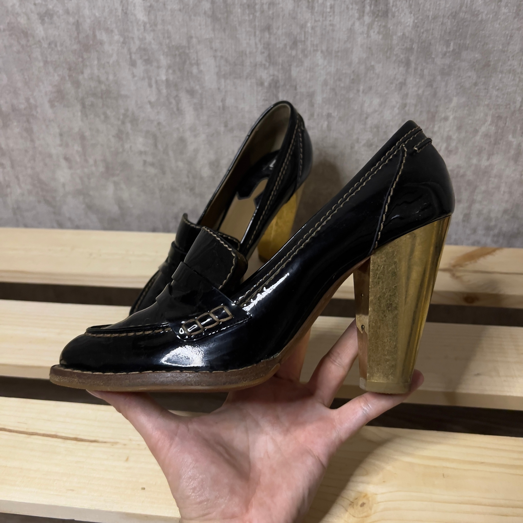 Dolce Gabbana Vintage Leather Gold Heel Shoes, миниатюра 2