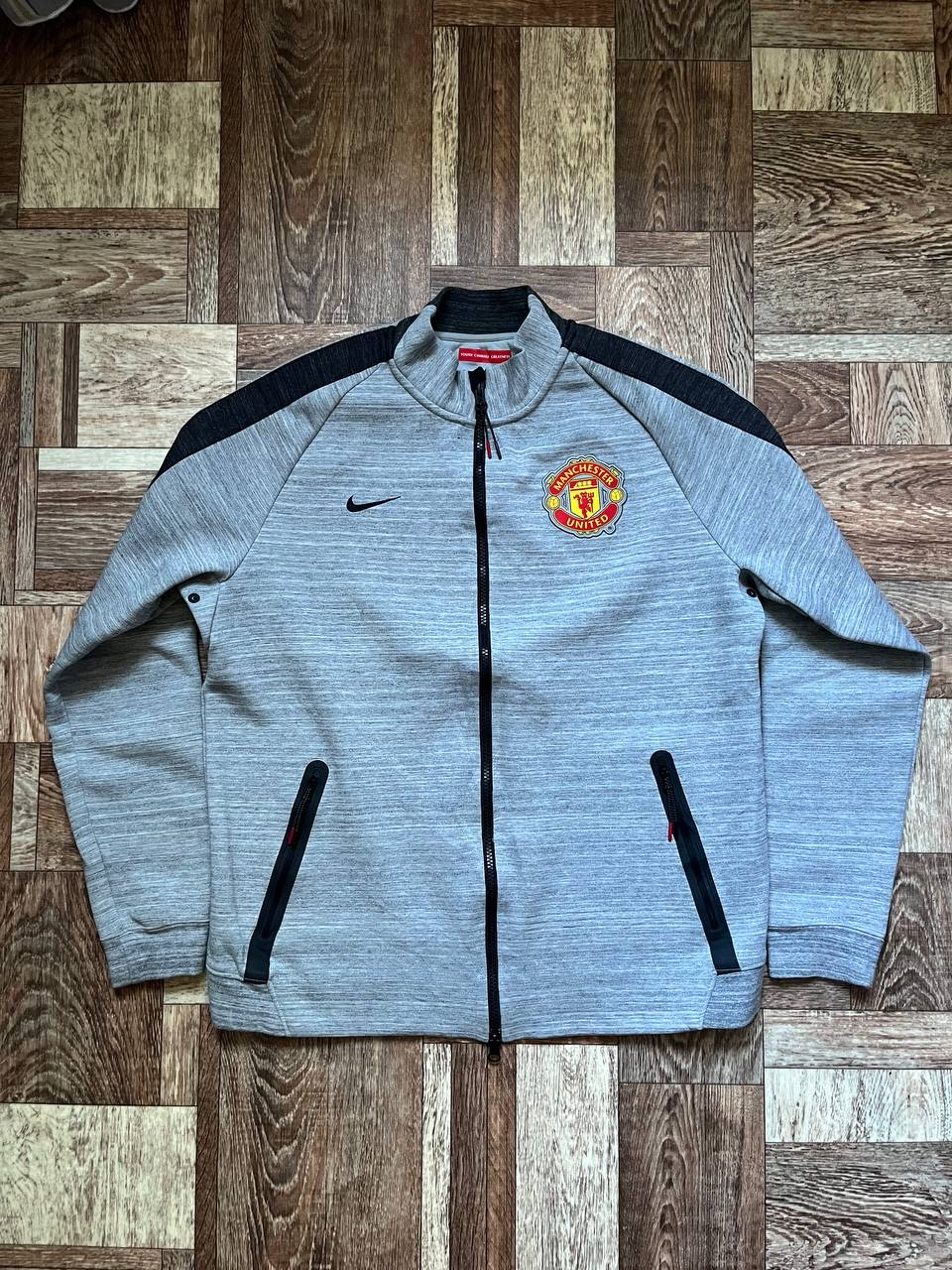 Nike x Manchester United Full Zip Tech Pack SH/T, миниатюра 1