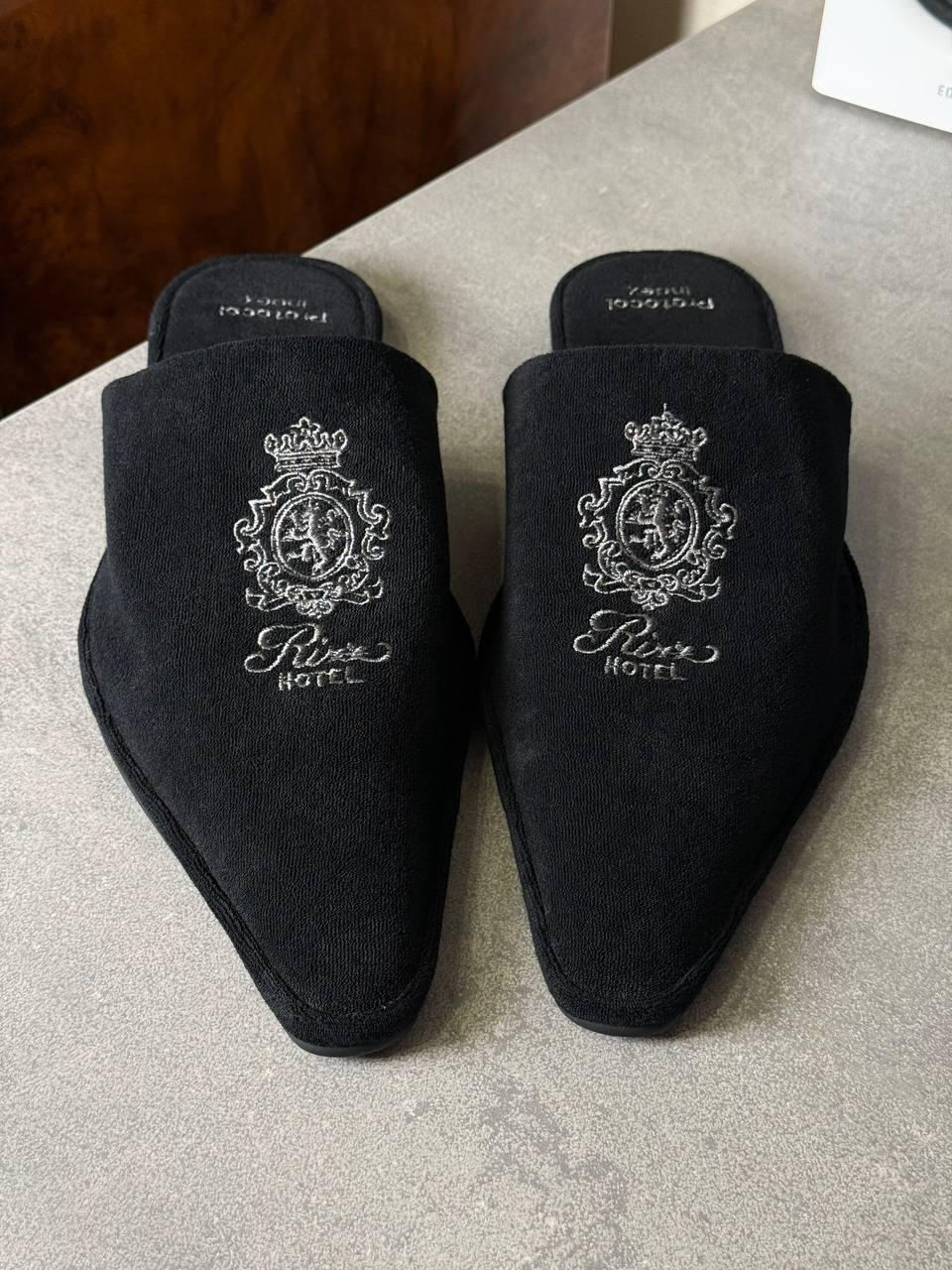 Protocol Index Black Pointed Toe Hotel Slippers, миниатюра 2
