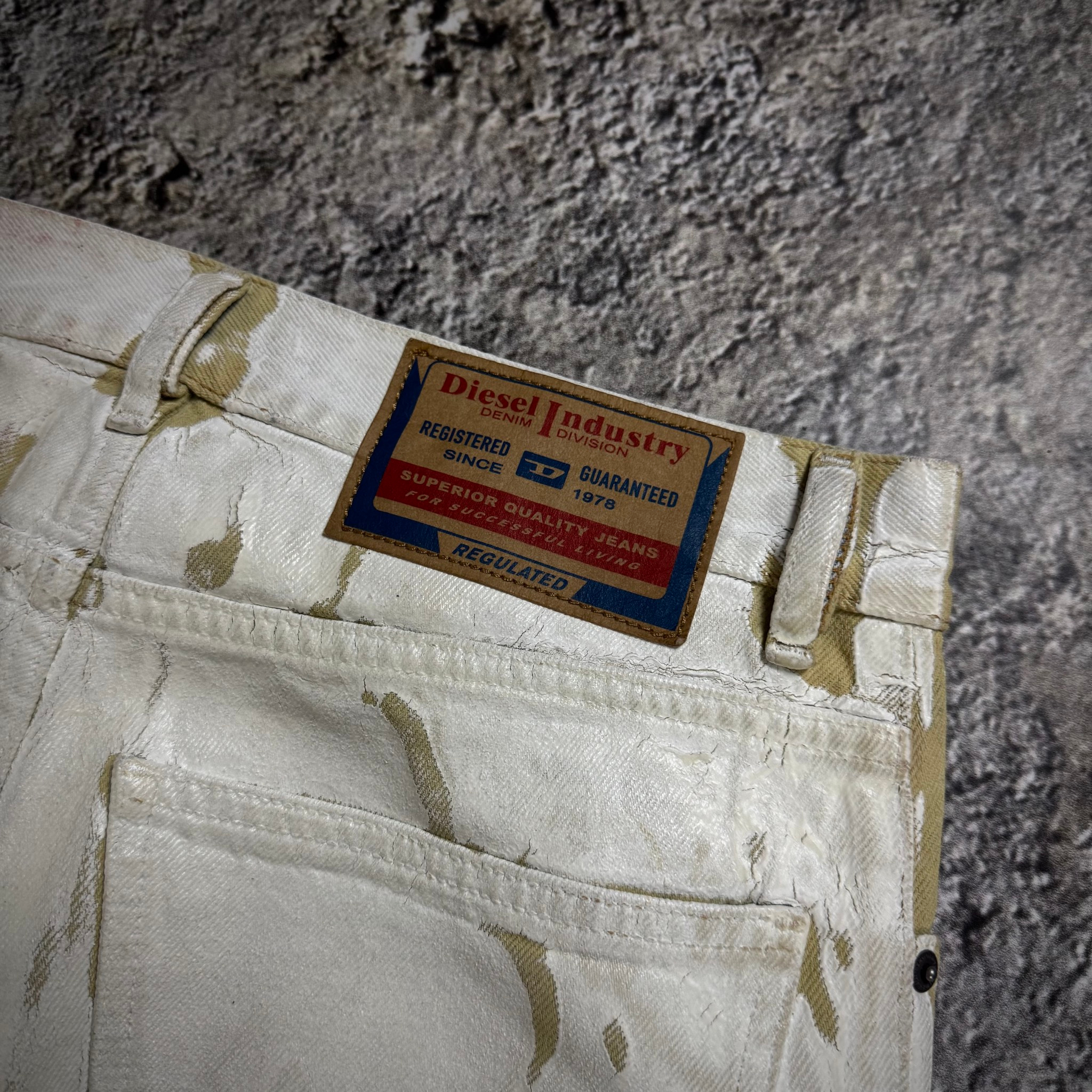 Diesel 1995 Distressed Straight Leg Painted Jeans, миниатюра 8