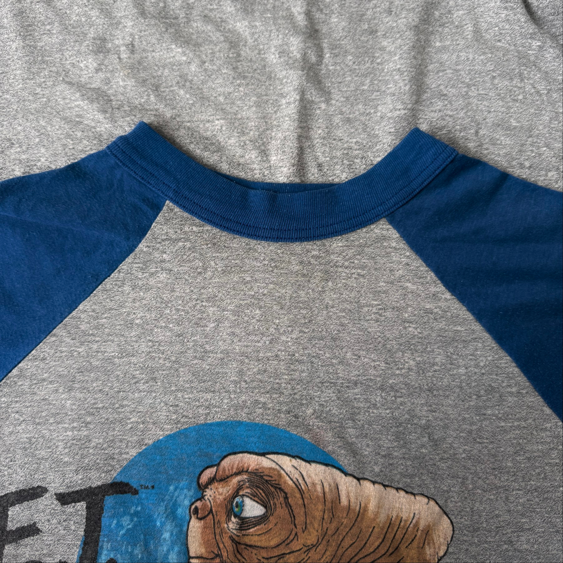 E.T. The Extra-Terrestrial 1982 Vintage Official Raglan Tee, миниатюра 2