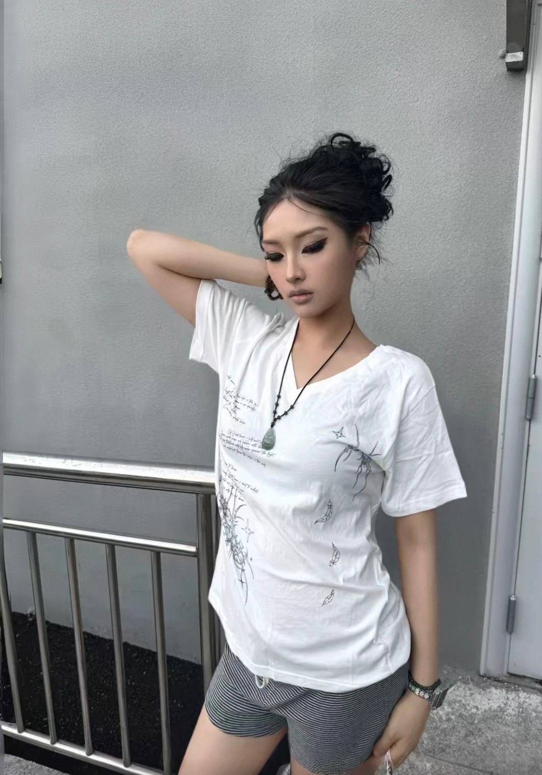 WANNA LAB Unicorn V-neck T-shirt, миниатюра 3