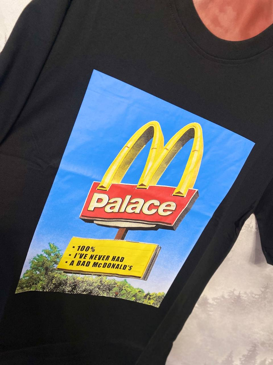 Palace x McDonald’s Sign T-shirt, миниатюра 2