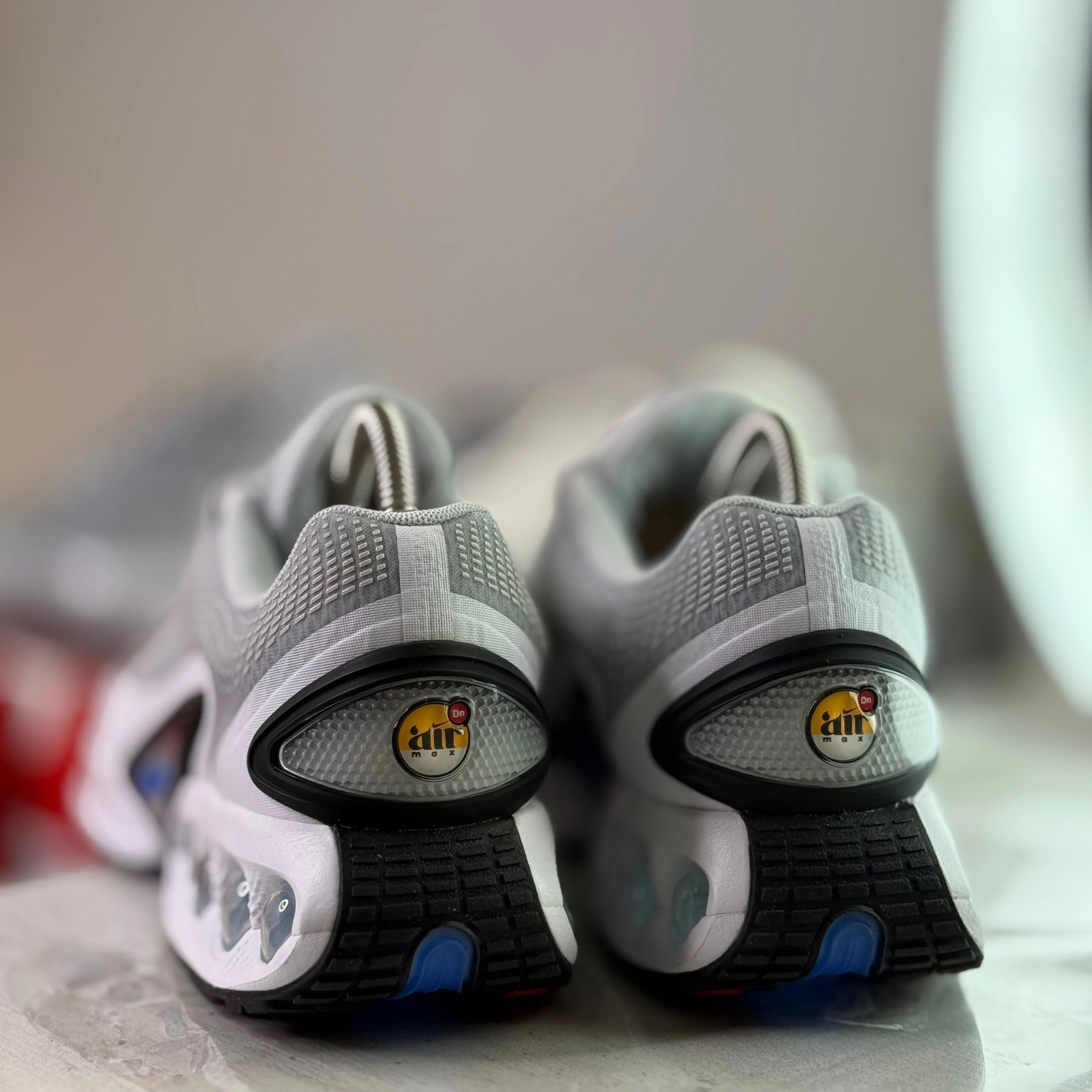 Nike Air Max Dn Pure Platinum/Hyper Royal, миниатюра 2