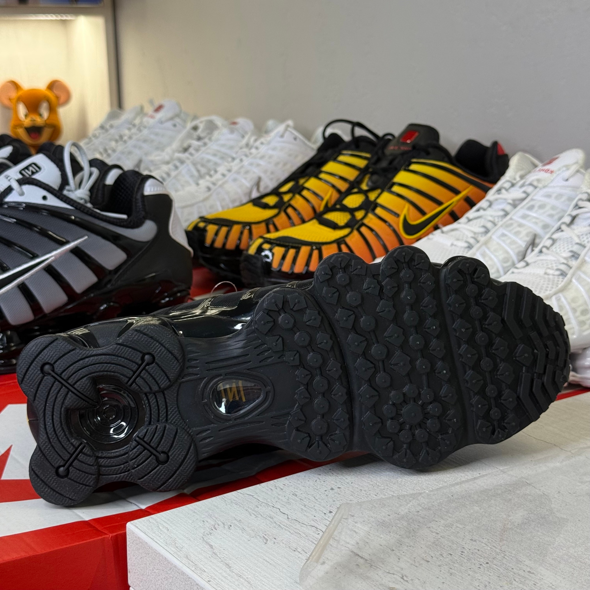Nike Shox TL NFL Black University Gold, миниатюра 5