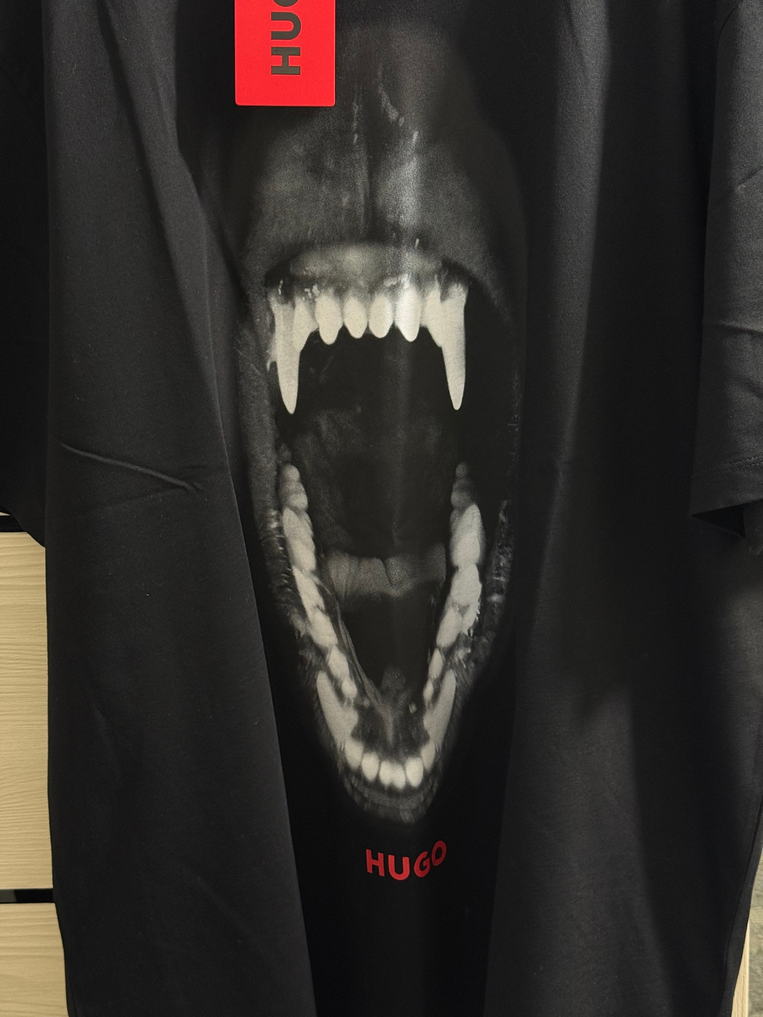 Hugo Tee, миниатюра 3