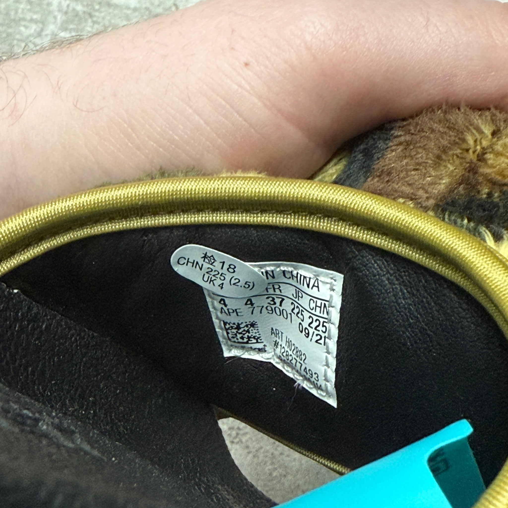 Adidas x Jeremy Scott Camo Bear Slide, миниатюра 5